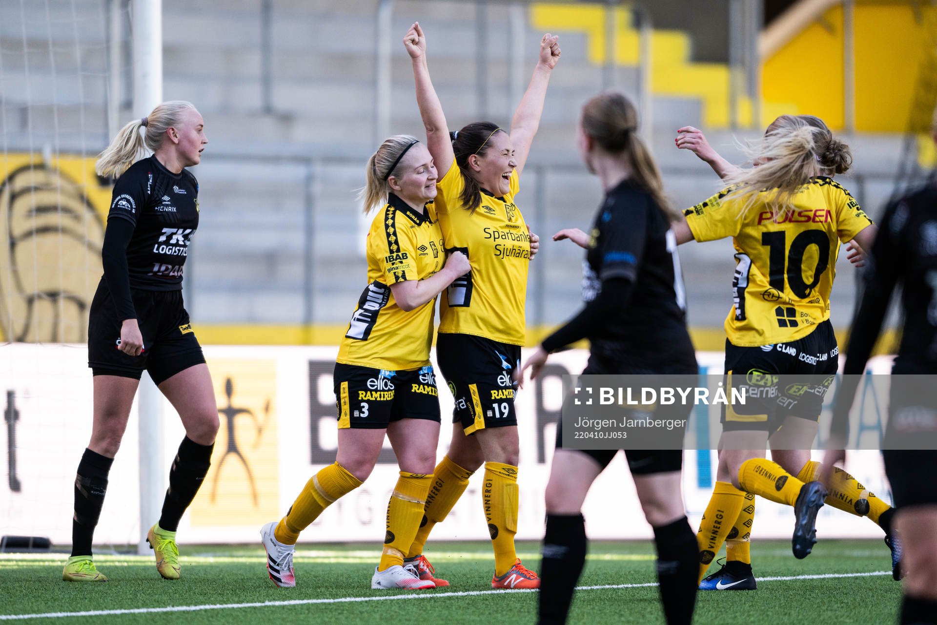 Elfsborgs Johanna Kalinski Köhlqust jublar med Fanny