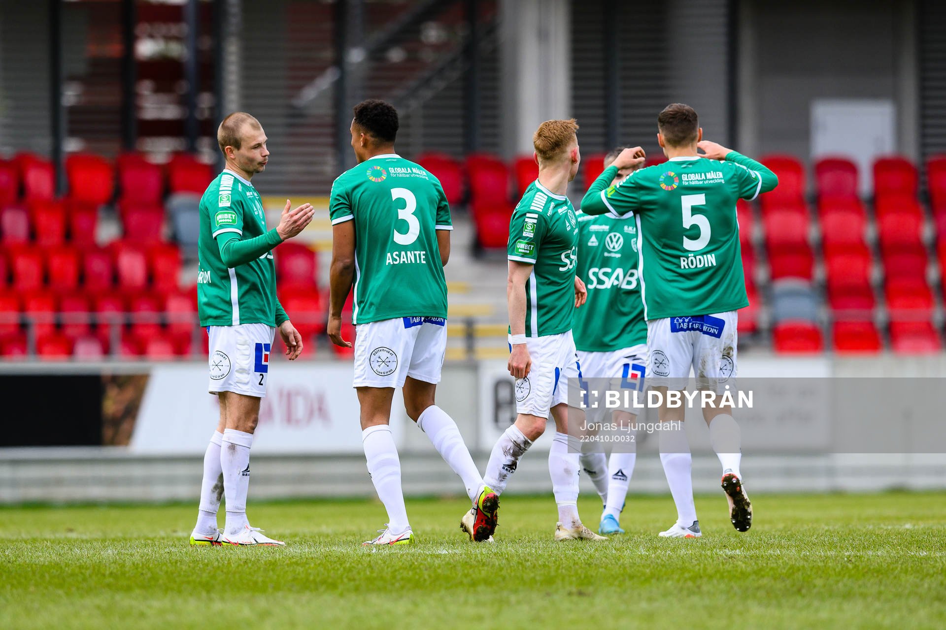 Brages spelare jublar