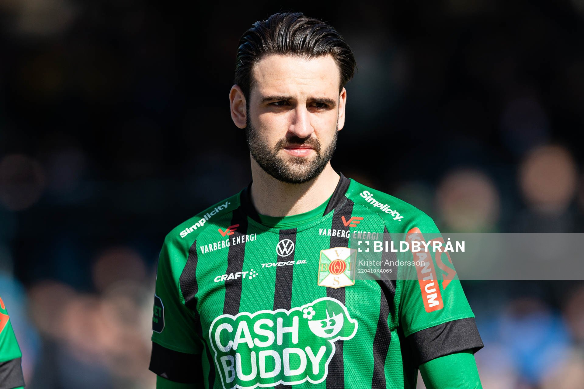 Varbergs Oliver Stanisic före fotbollsmatchen i Allsvenskan mellan Varberg och Kalmar den 10 april 2022 i Varberg. 