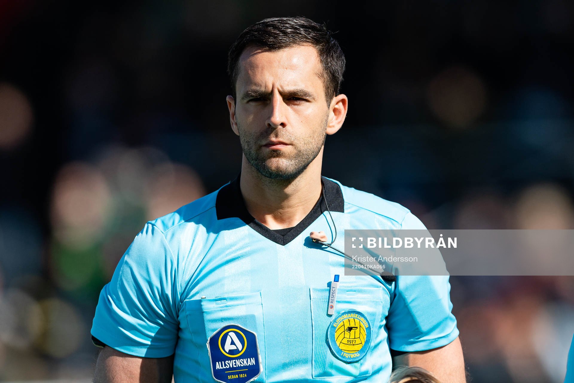 Domare Granit Maqedonci före fotbollsmatchen i Allsvenskan