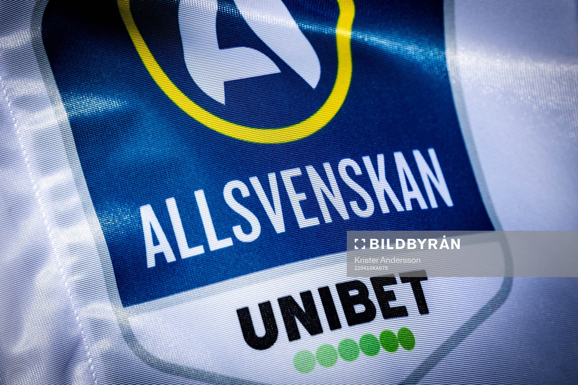 Flagga med Allsvenskan och UNIBET