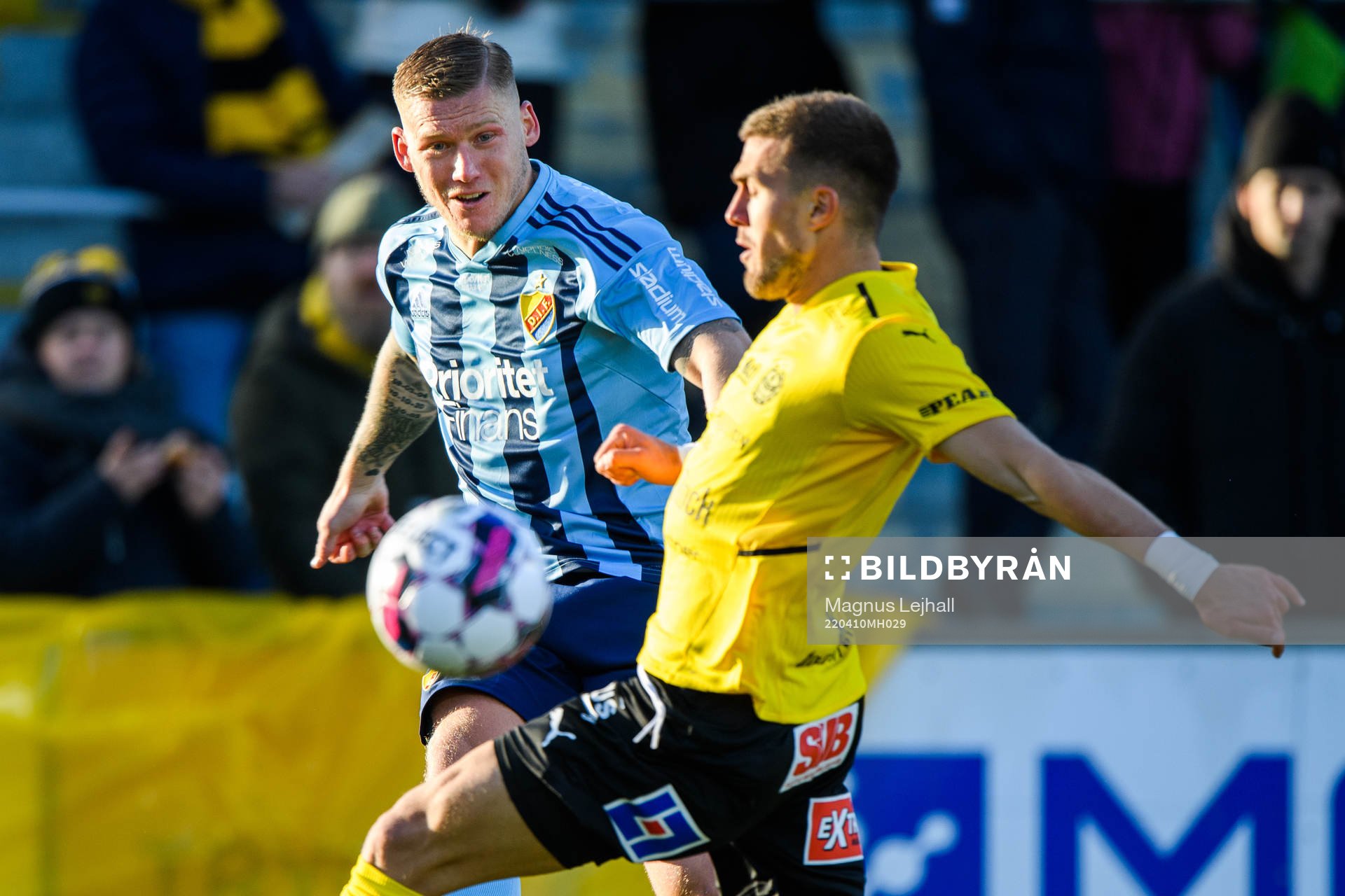 Djurgårdens Victor Edvardsen och Mjällbys Ivan Kričak