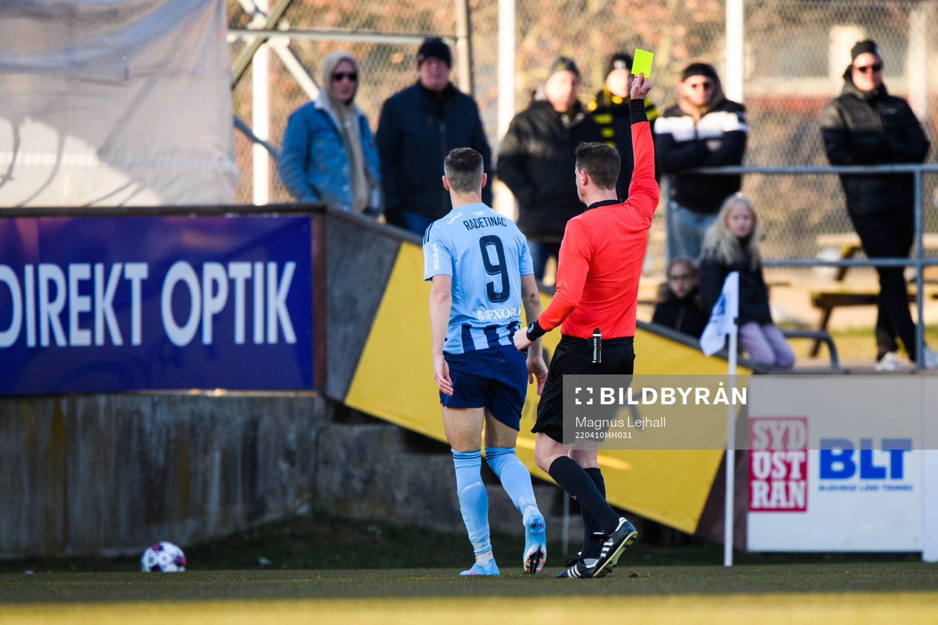 Djurgårdens Haris Radetinac får gult kort