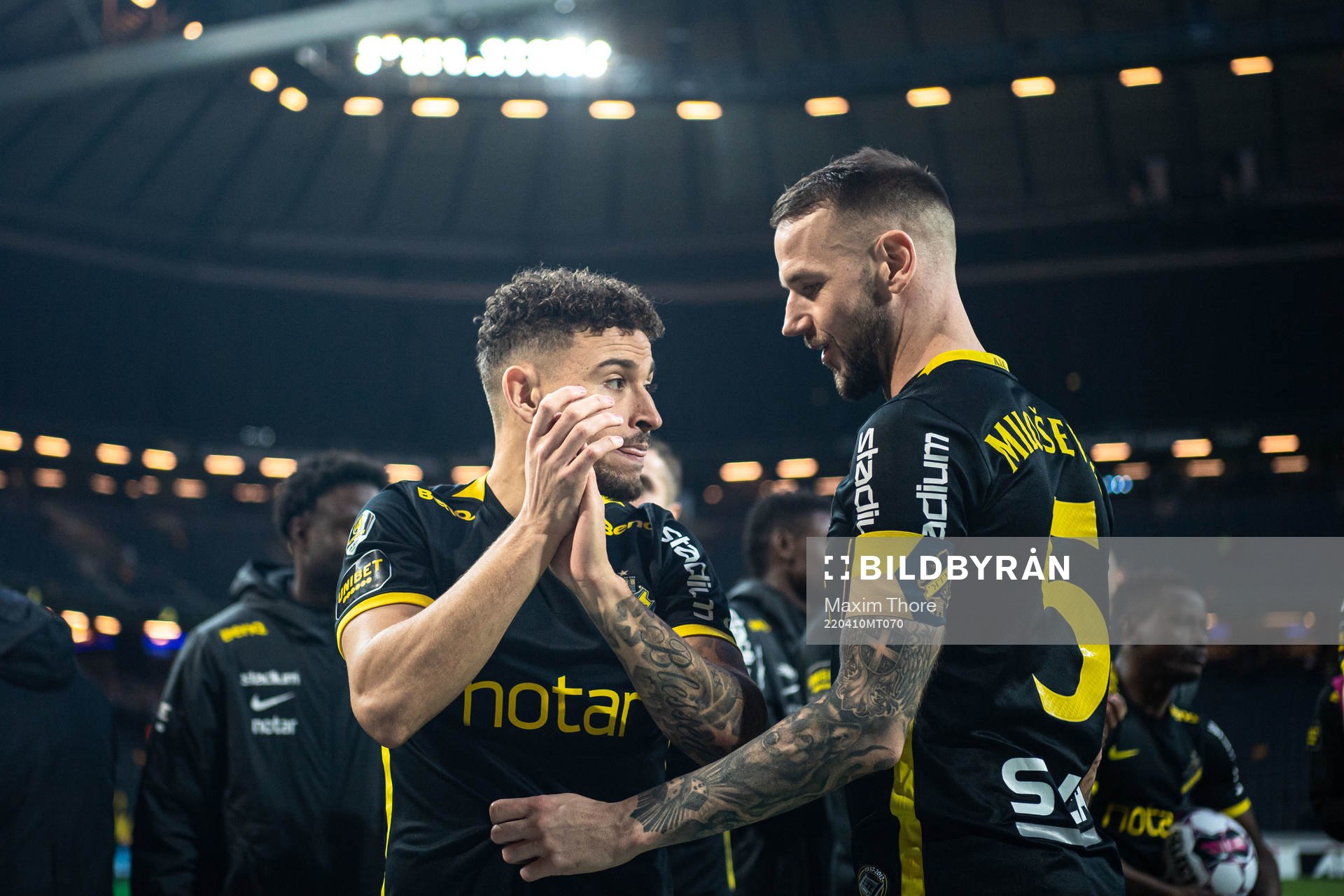 s Jordan Larsson och Alexander Milosevic jublar
