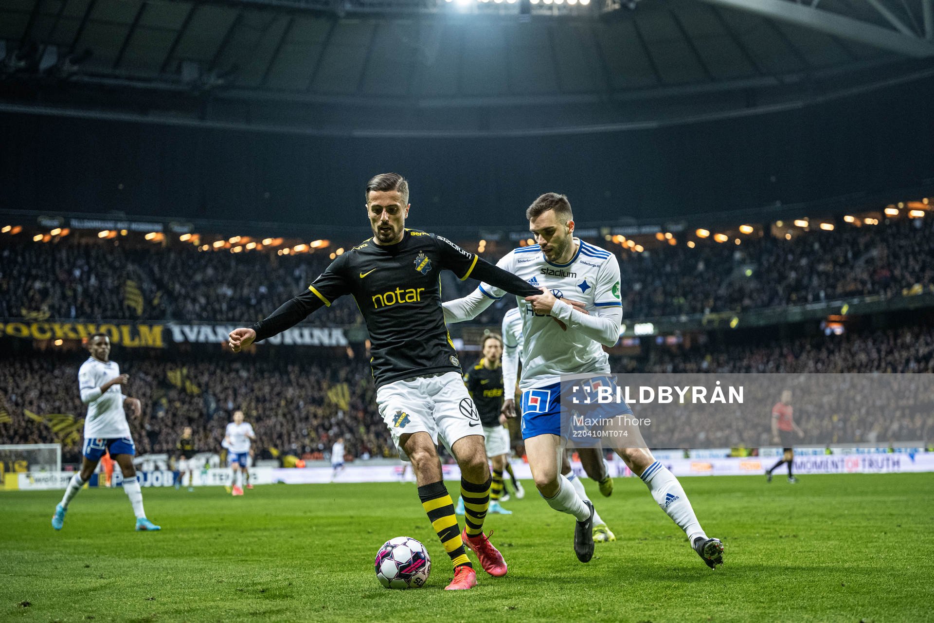 s Zachary Elbouzedi  och IFK Norrköpings Egzon Binaku