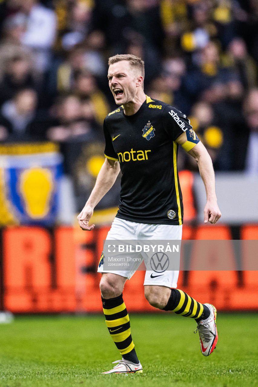 s Sebastian Larsson reagerar