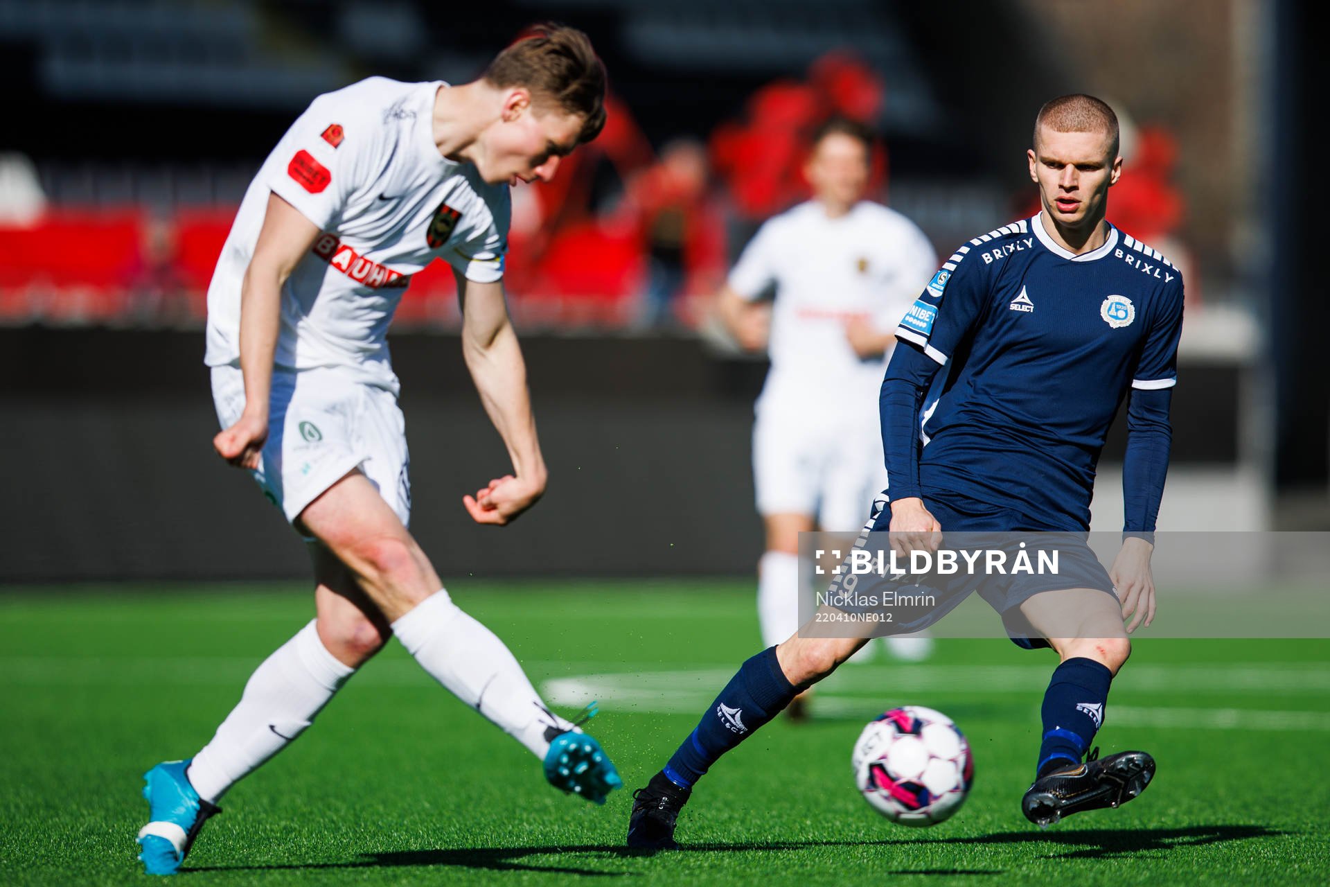 Brommapojkarnas Robin Frej och Utsiktens Lucas Hedlund