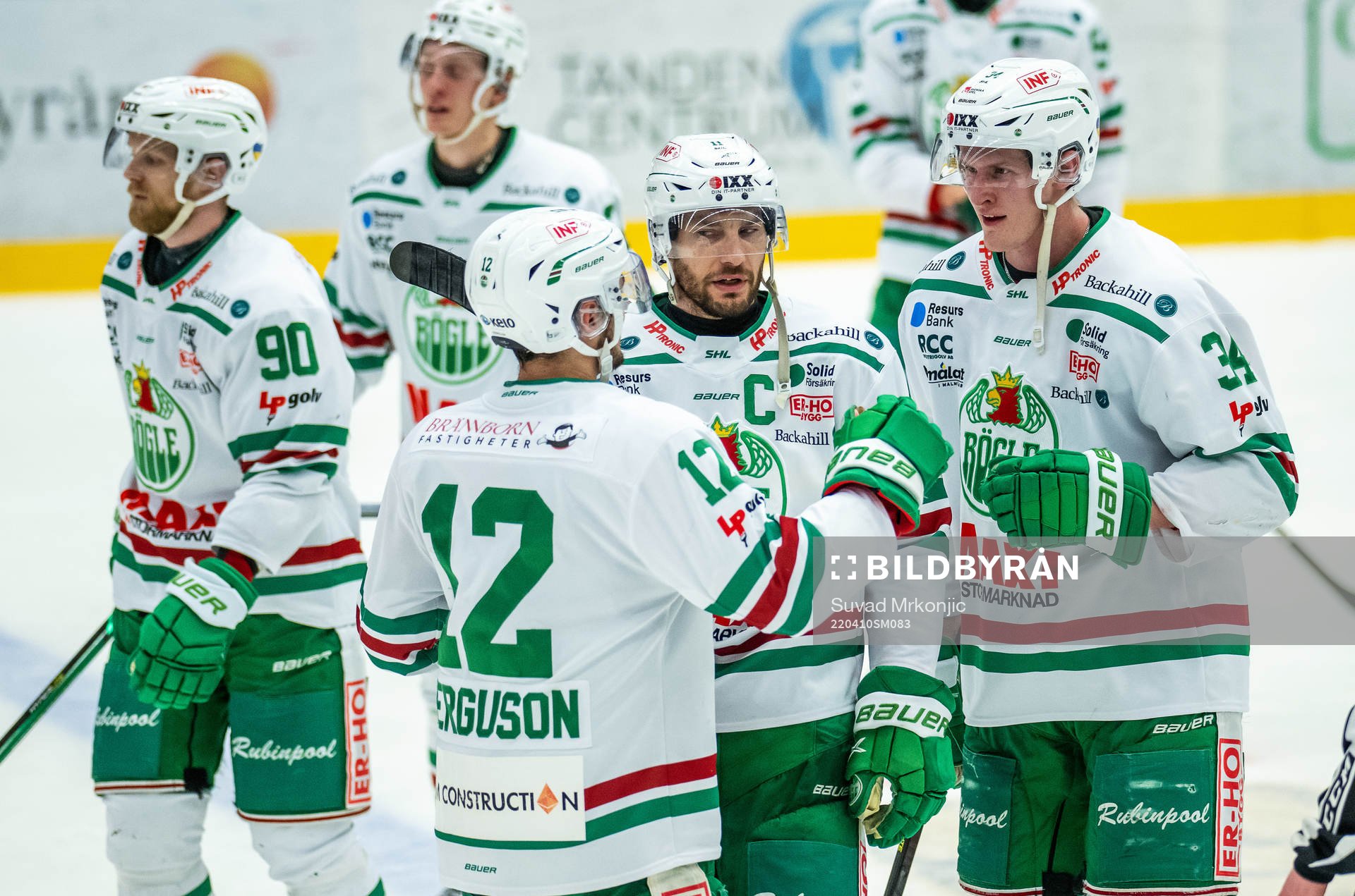 Rögles spelare jublar