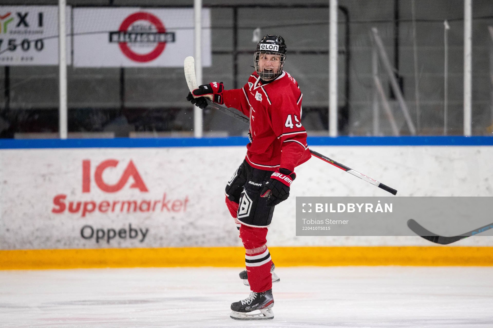 Örebros Maximilian Kilpinen jublar