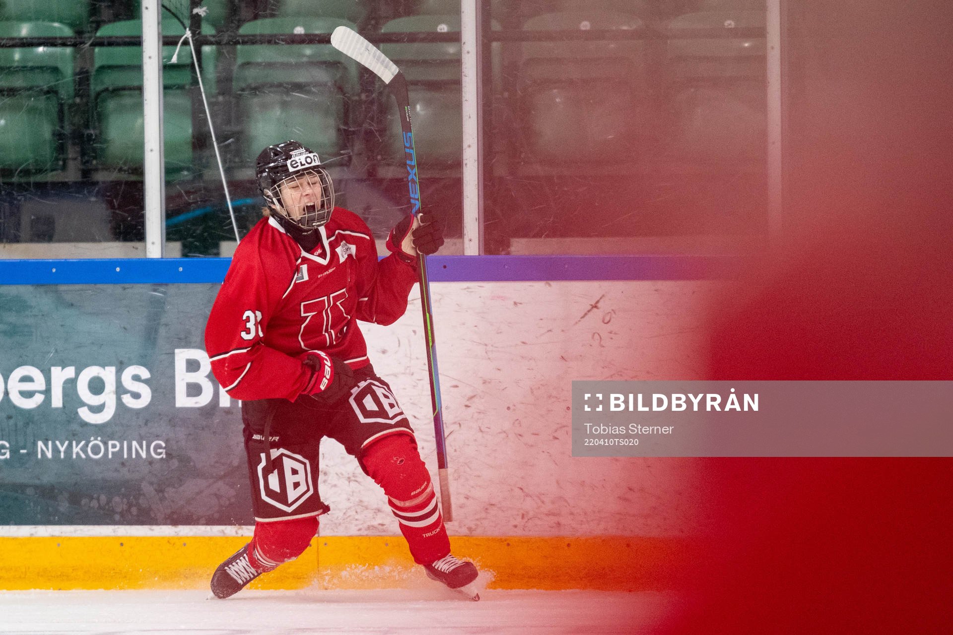 Örebros Lukas Sagranden jublar