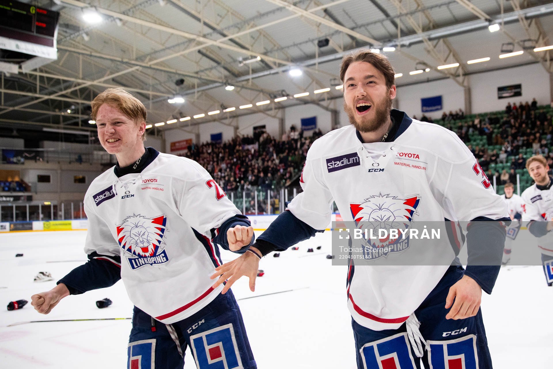 Linköpings Filip Bystedt och William Lagerqvist jublar