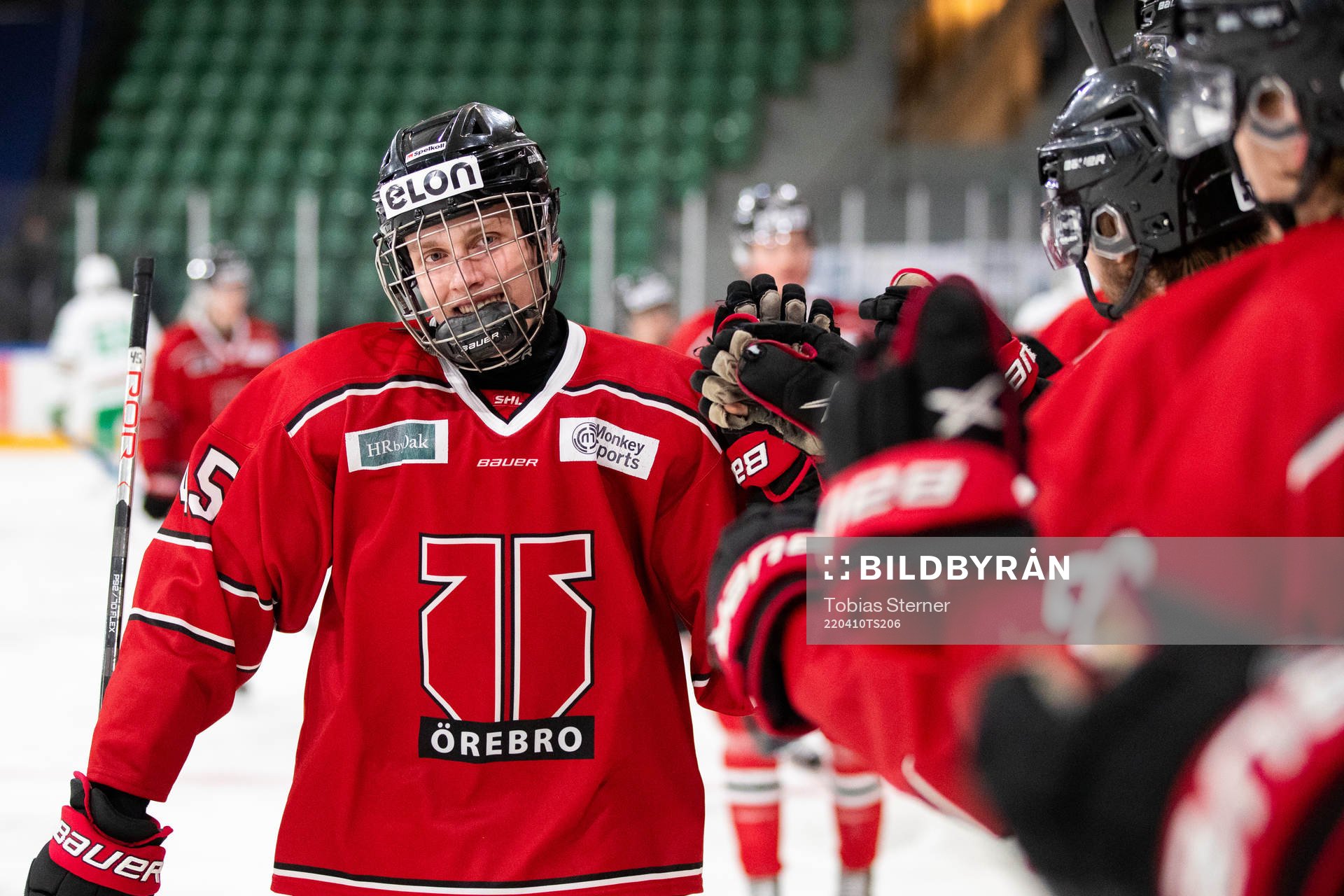 Örebros Maximilian Kilpinen jublar
