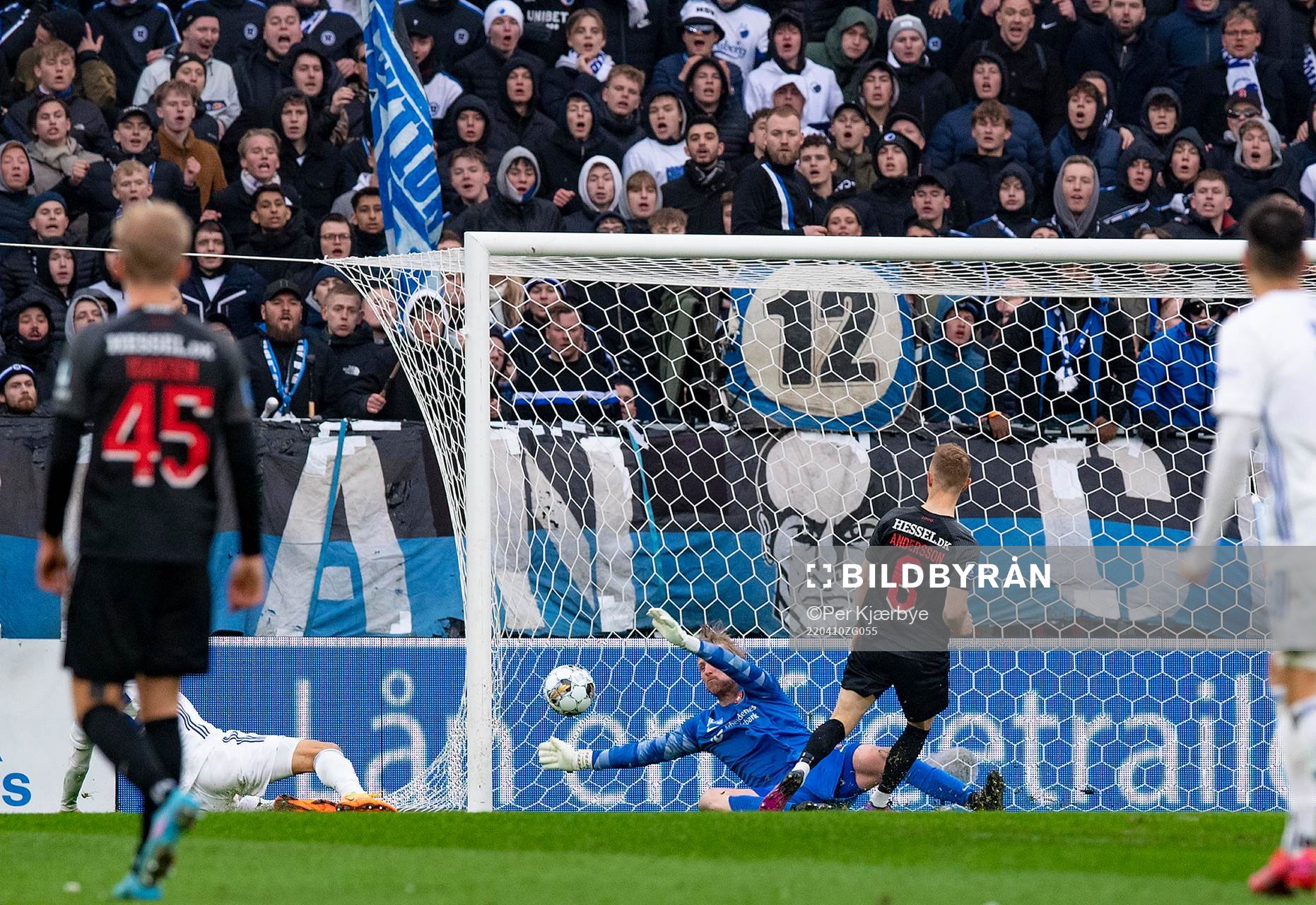 [DK=20220410: Viktor Claesson, FC København med afslutning