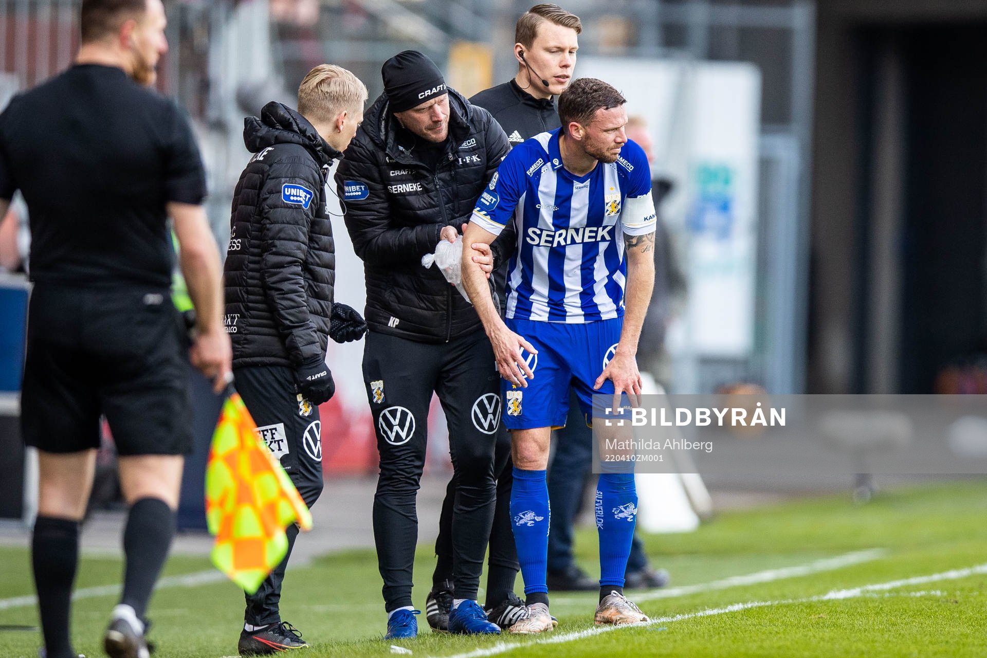 IFK Göteborgs Marcus Berg får behandling
