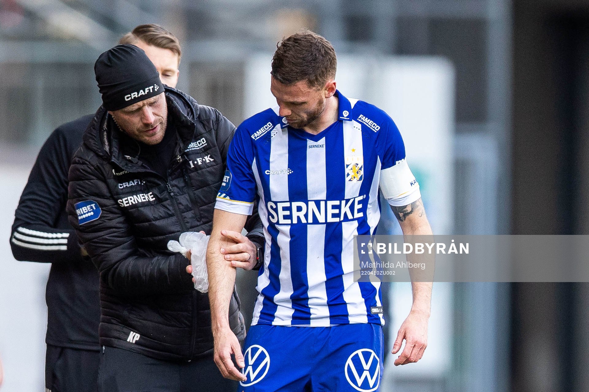 IFK Göteborgs Marcus Berg får behandling