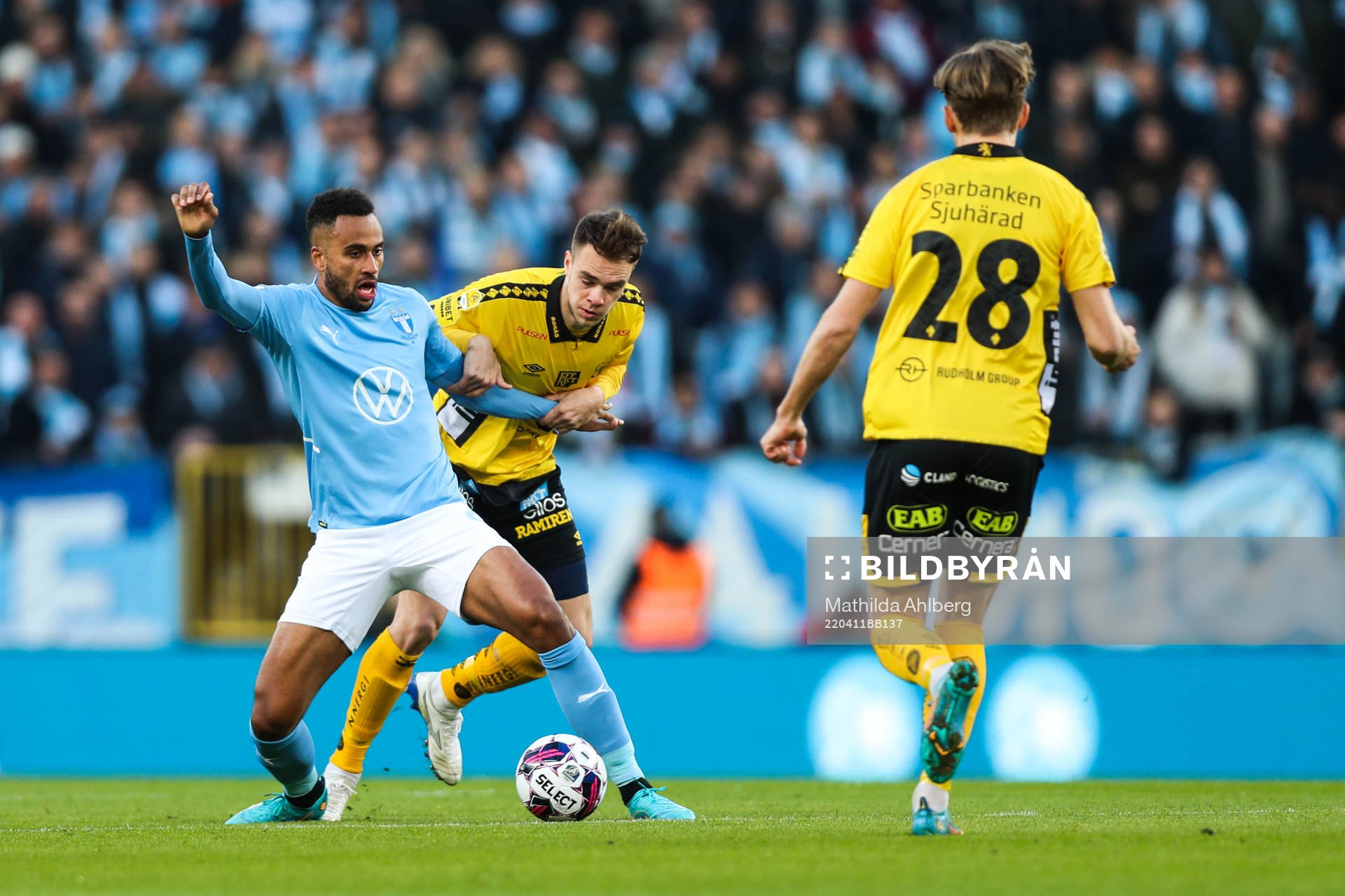 Malmö FFs Isaac Kiese Thelin och Elfsborgs Leo Väisänen