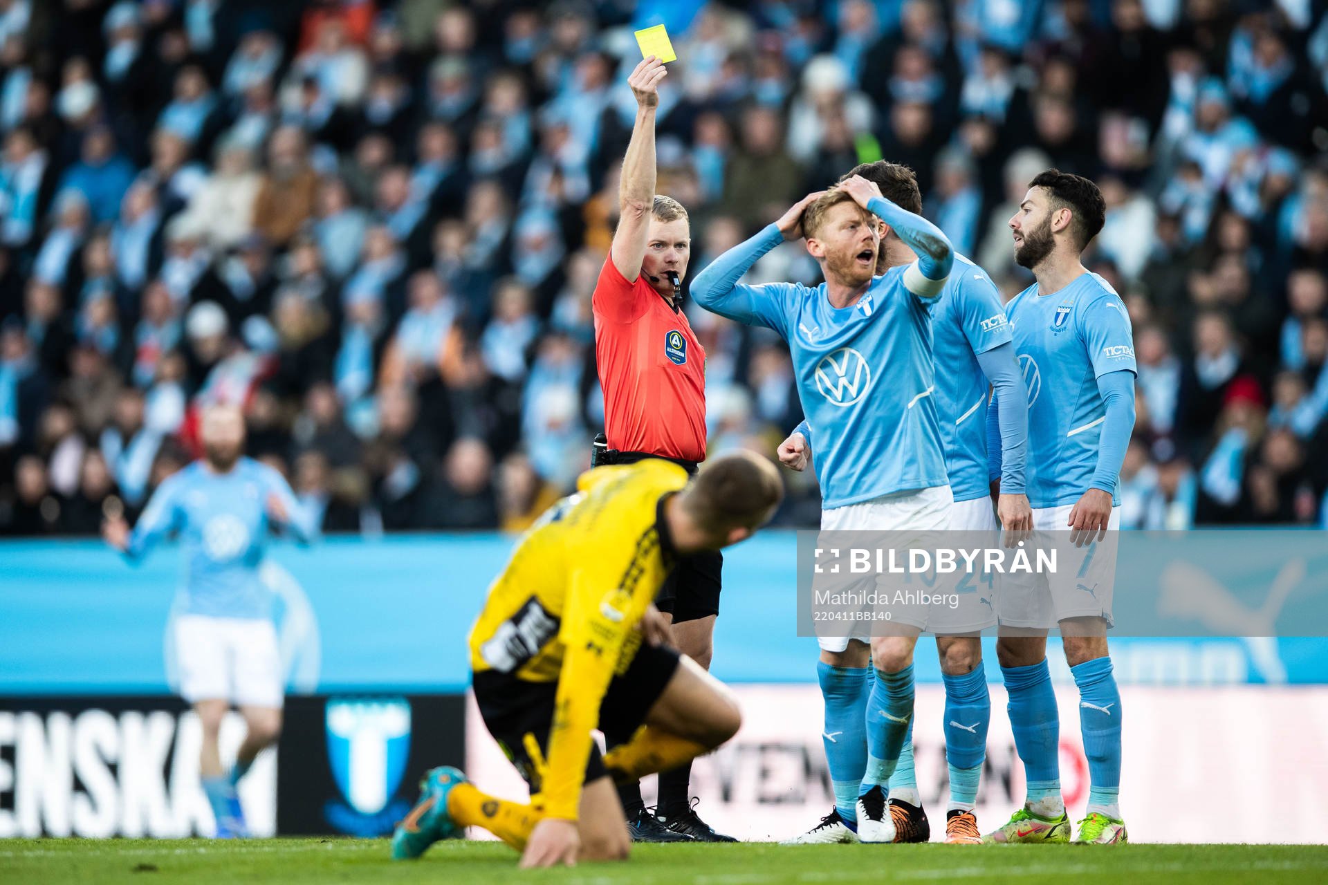Malmö FFs Anders Christiansen tilldelas en varning av