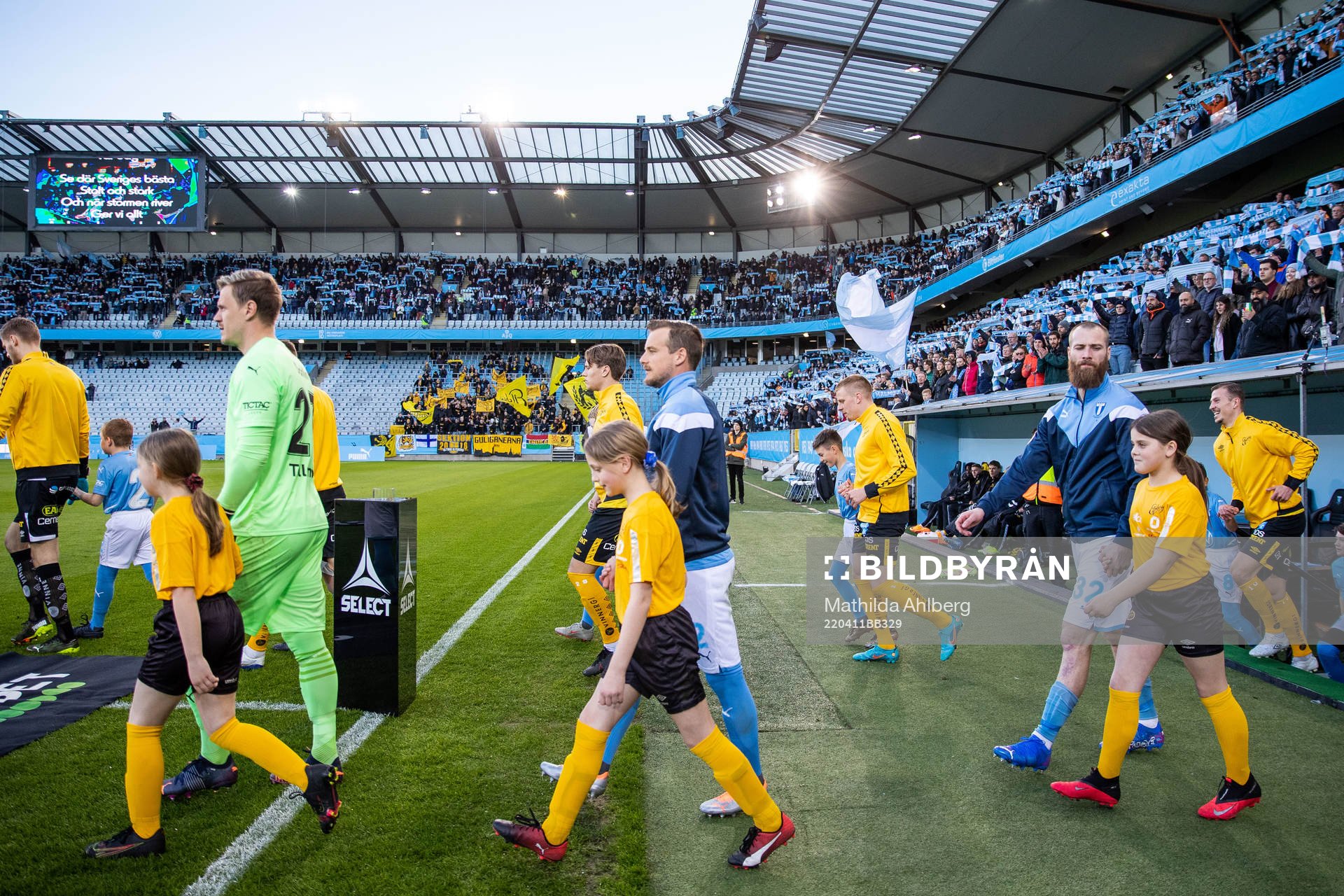 Malmö FFs målvakt Johan Dahlin, Eric Larsson och Jo Inge