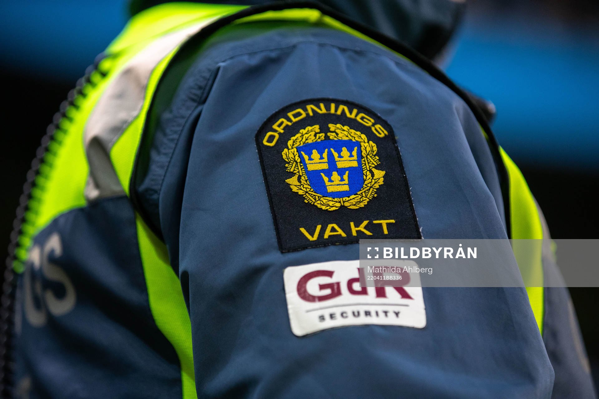 Ordningsvakt under fotbollsmatchen i Allsvenskan mellan Malmö FF och Elfsborg den 11 april 2022 i Malmö. 
