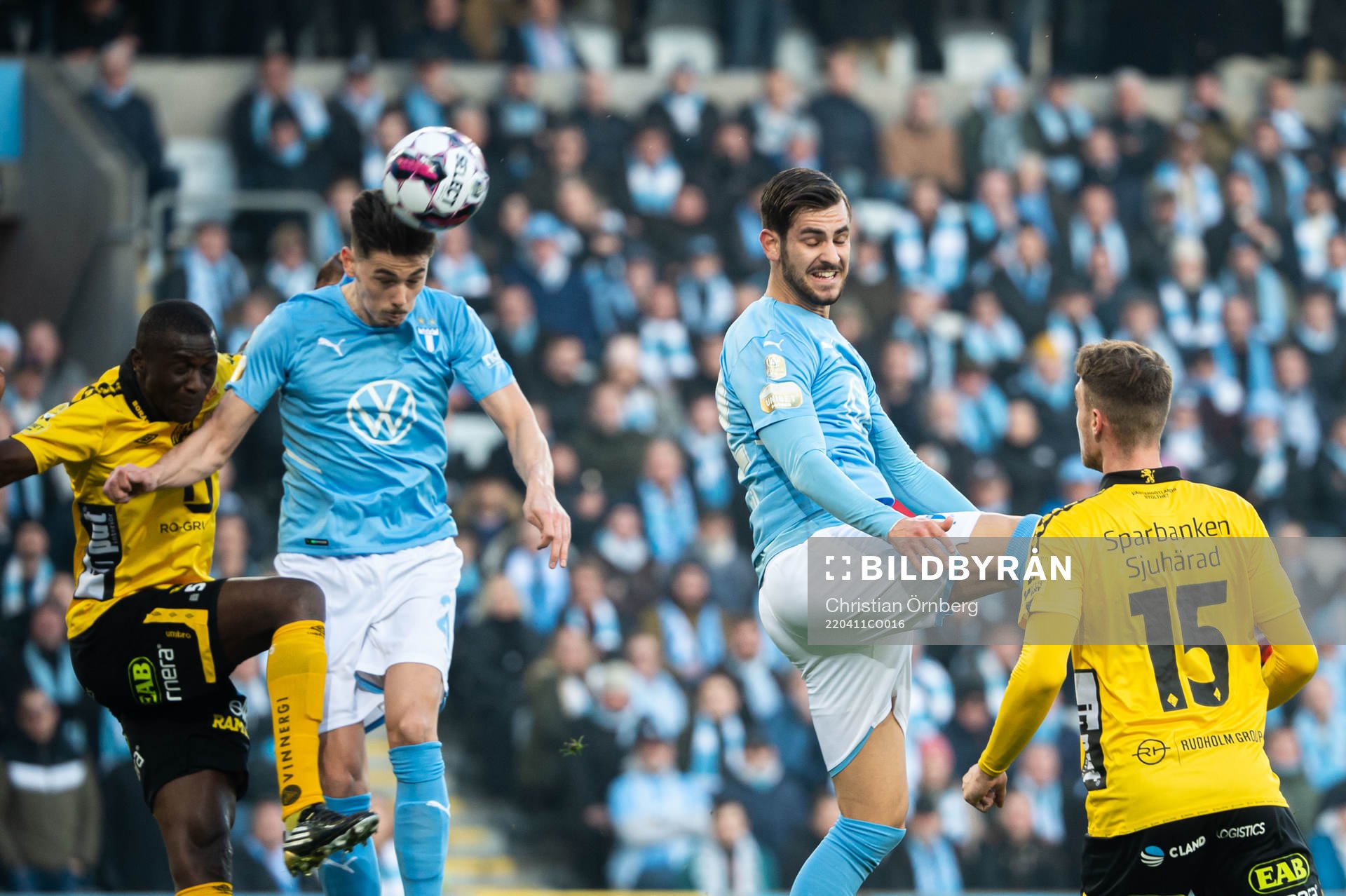 Malmö FFs Dennis Hadzikadunic  och Adi Nalic mot Elfsborgs