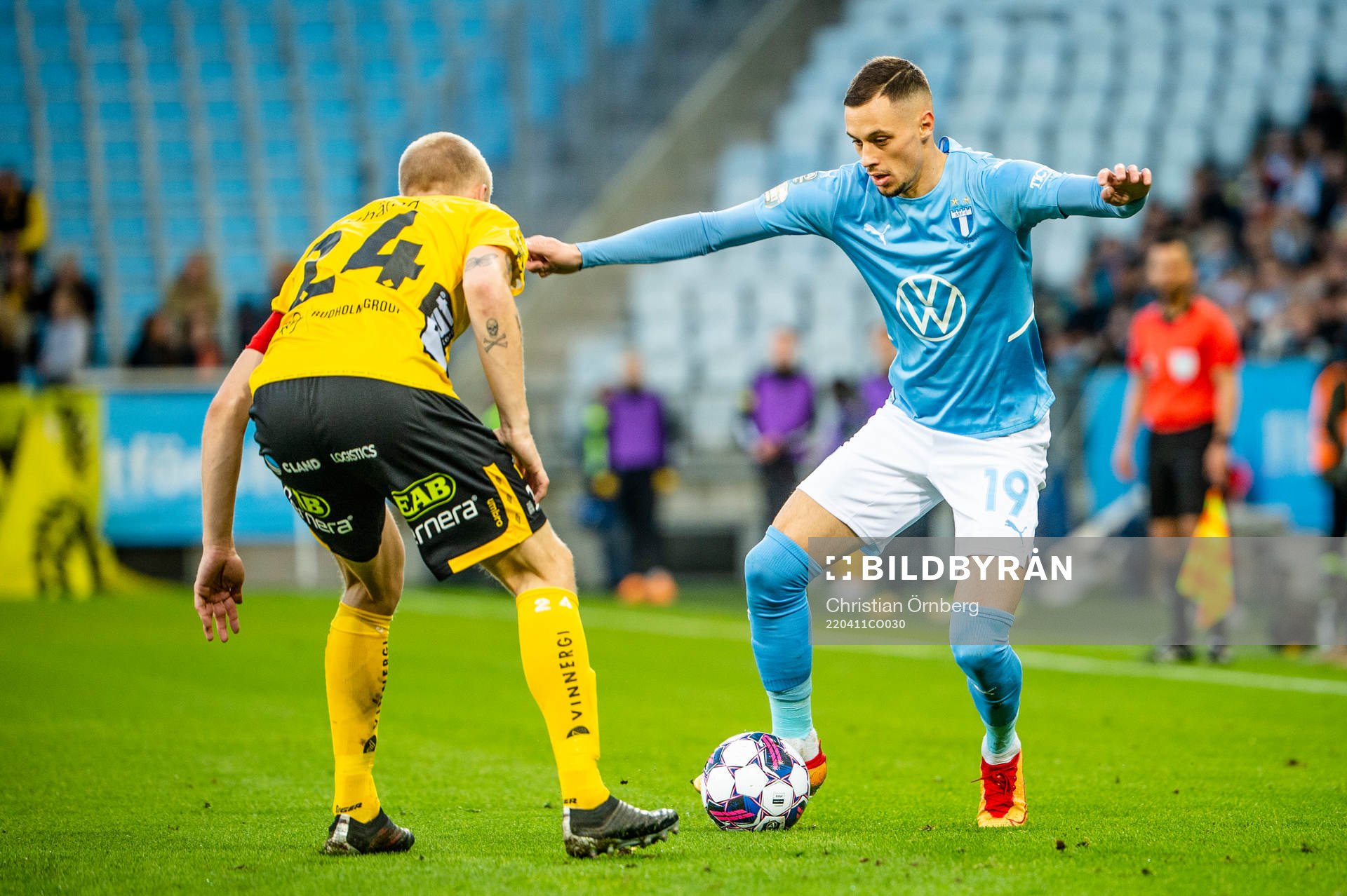Malmö FFs Veljko Birmancevic mot Elfsborgs Johan Larsson