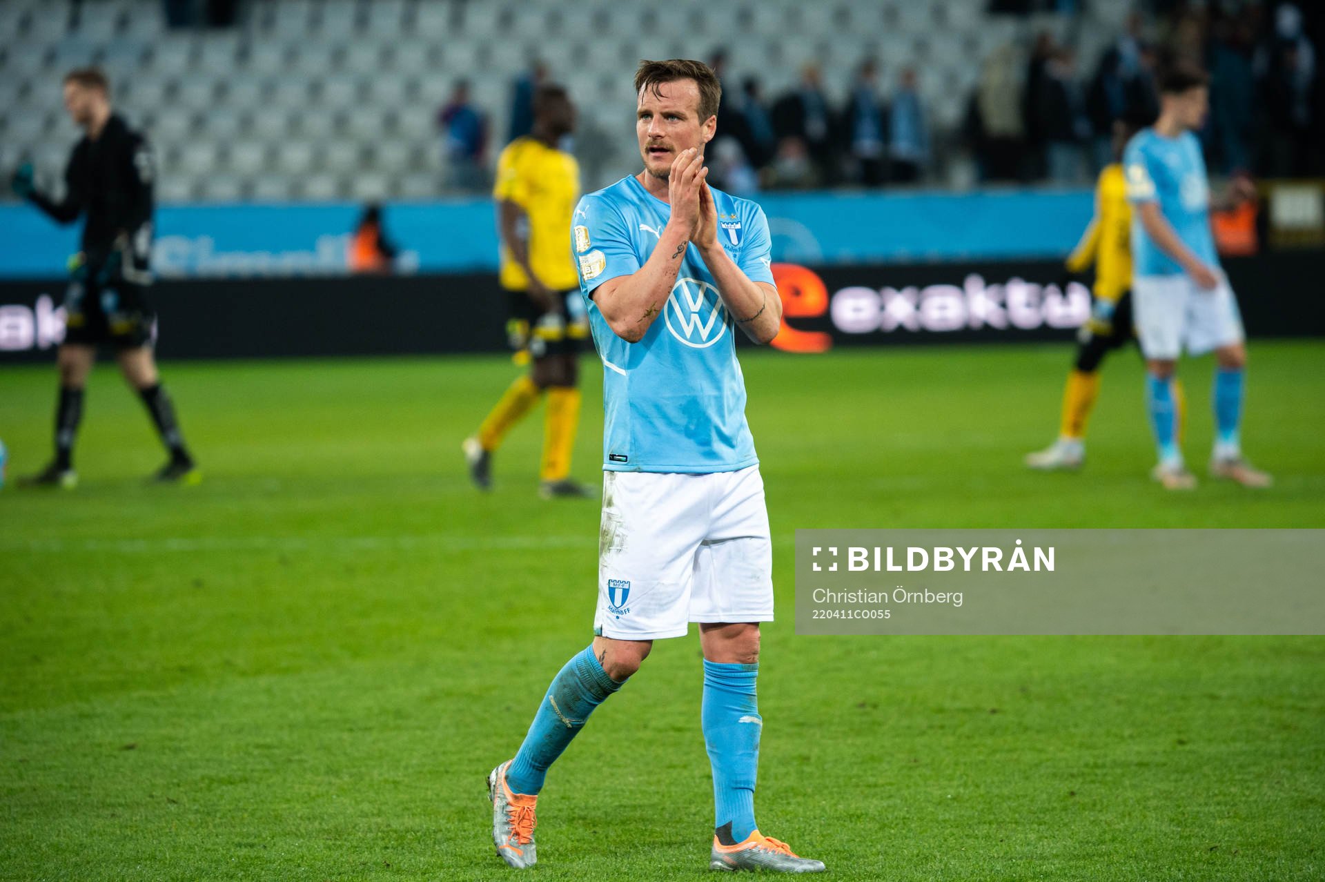 Malmö FFs Eric Larsson deppar