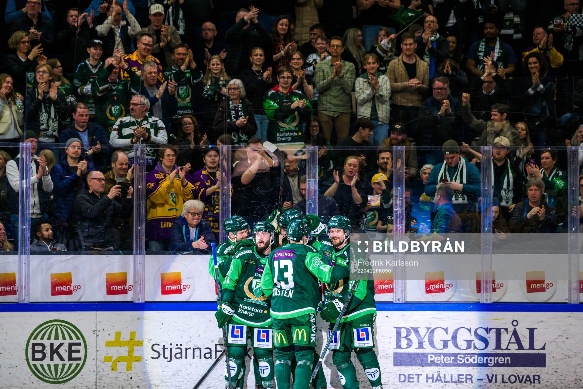 Färjestads spelare jublar