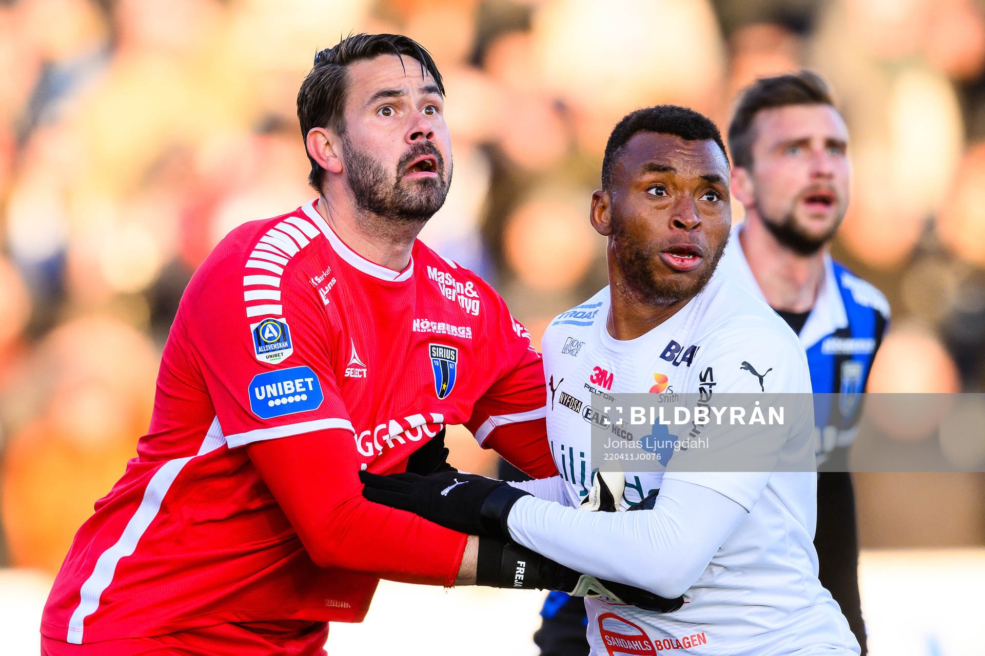 Sirius målvakt Tommi Vaiho och Värnamos Abdussalam Magashy