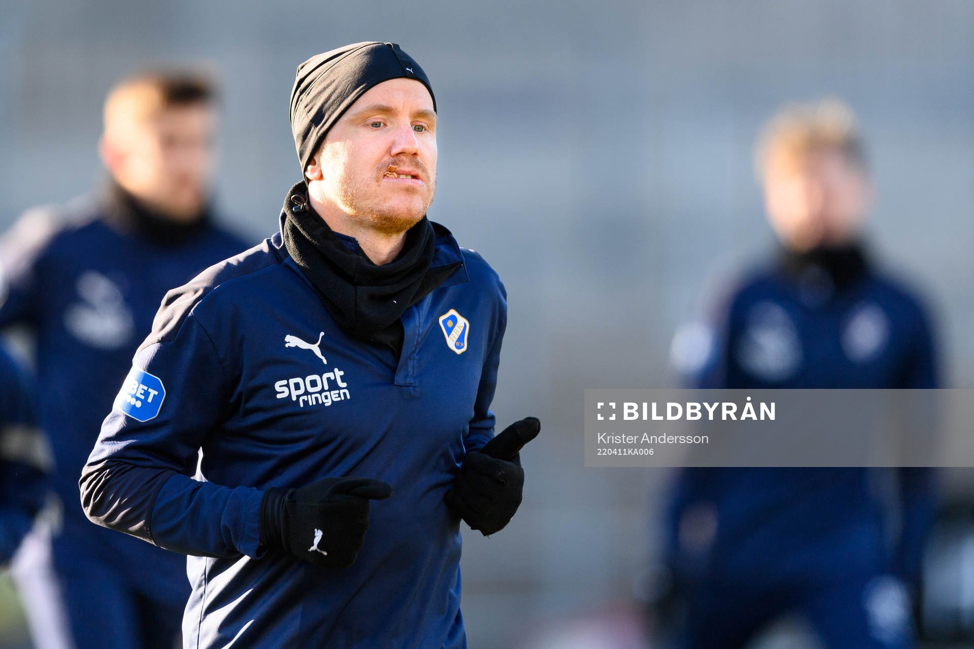 Halmstads Simon Lundevall före fotbollsmatchen i Superettan mellan Halmstad och Norrby den 11 april 2022 i Halmstad. 