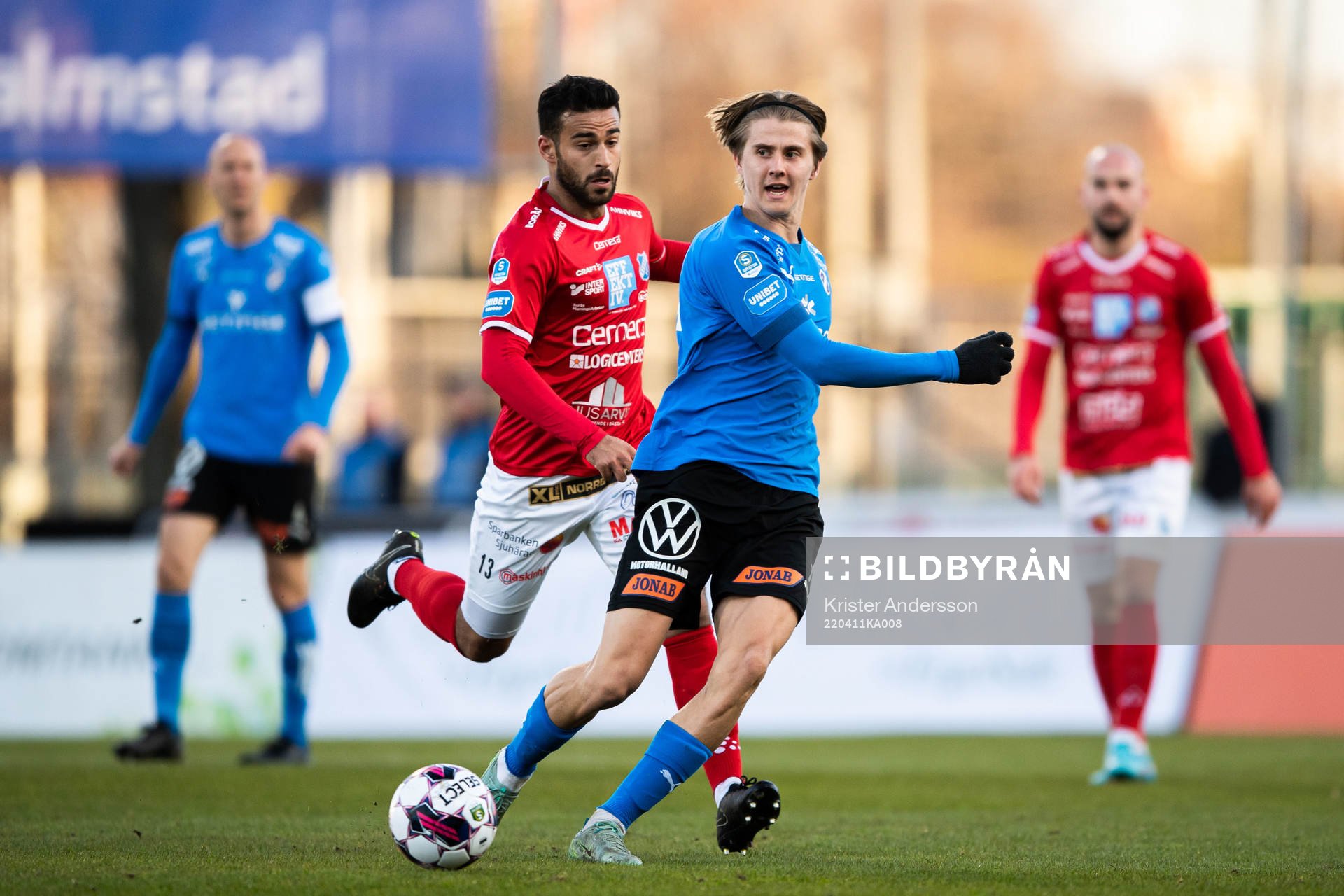 Halmstads  Erik Ahlstrand och Norrbys Christian Rubio