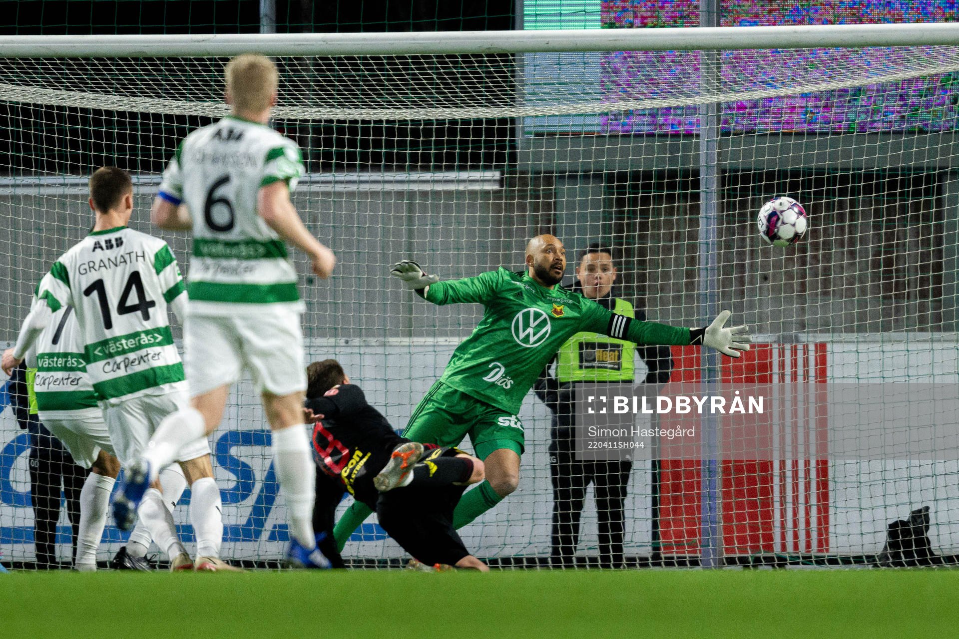 Västerås Viktor Granath gör 1-1 bakom Östersunds