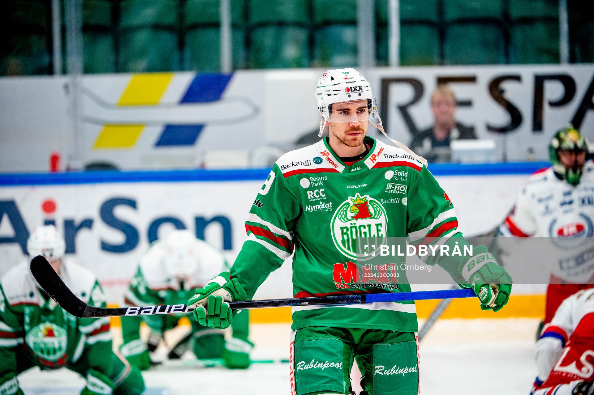 Rögles Ryan McKiernan värmer upp innan kvartsfinal sju i