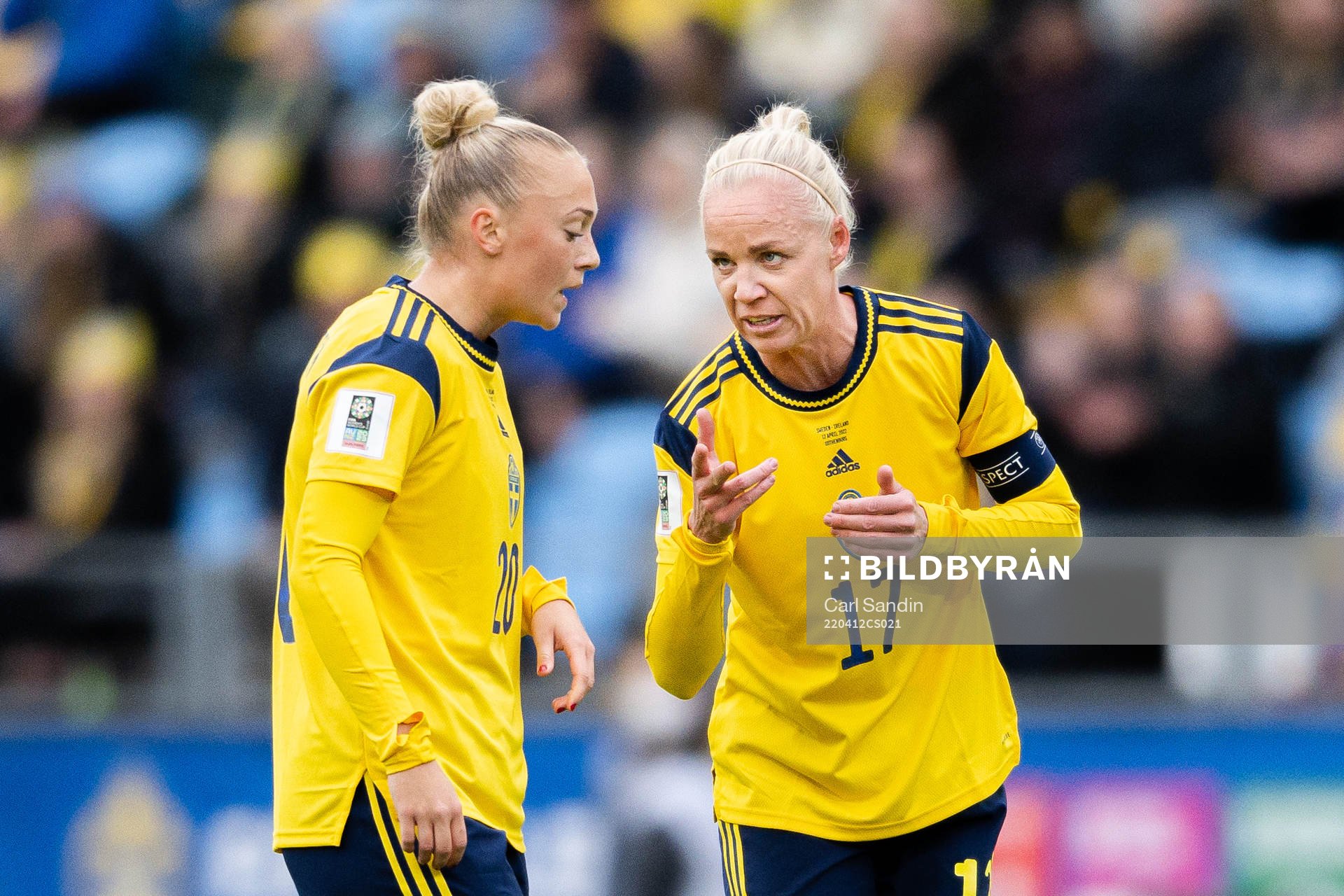 Hanna Bennison and Caroline Seger of Sweden