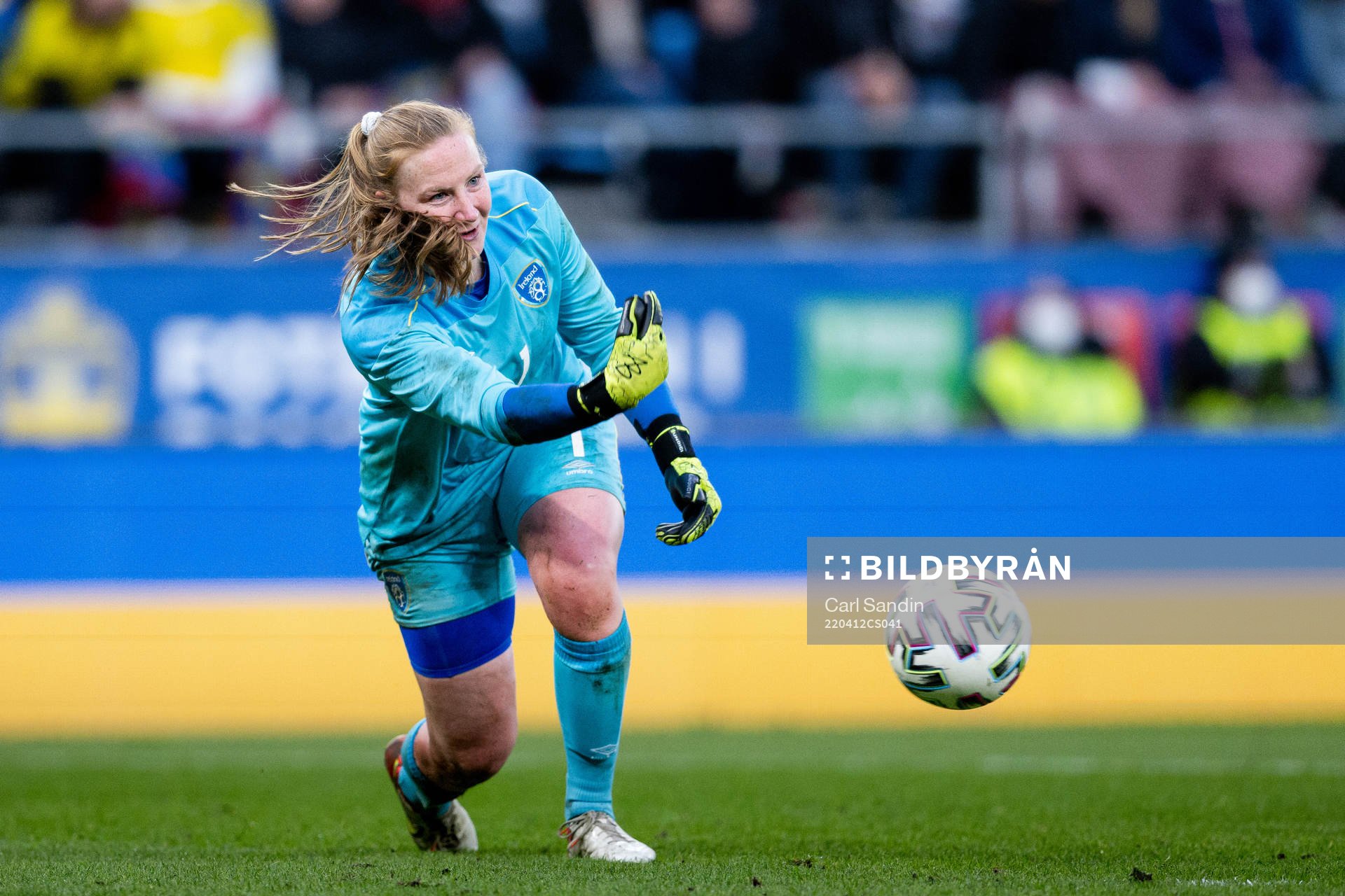Goalkeeper Courtney Brosnan of Ireland