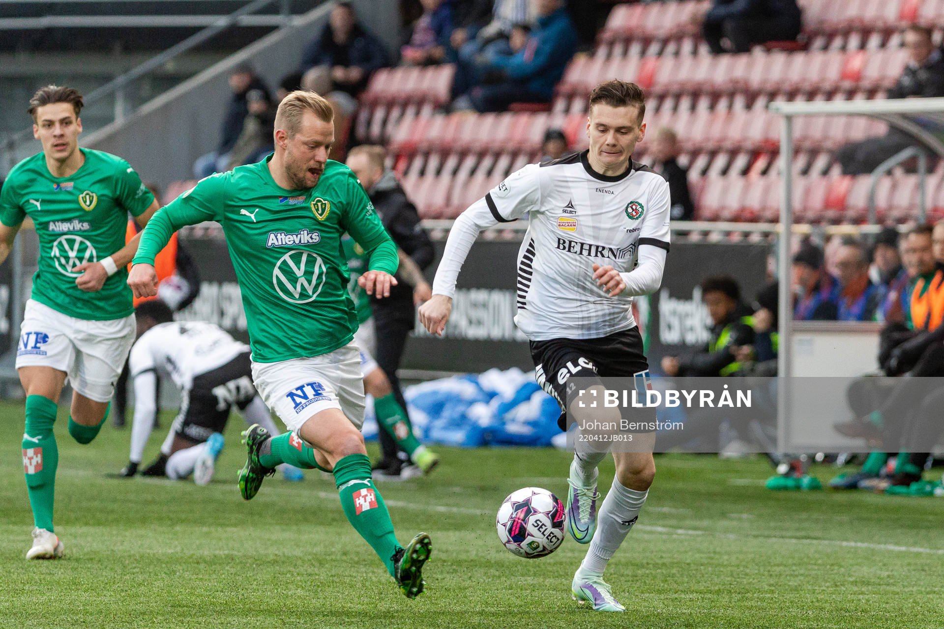 Jönköpings Sebastian Crona och Örebros Jake Larsson