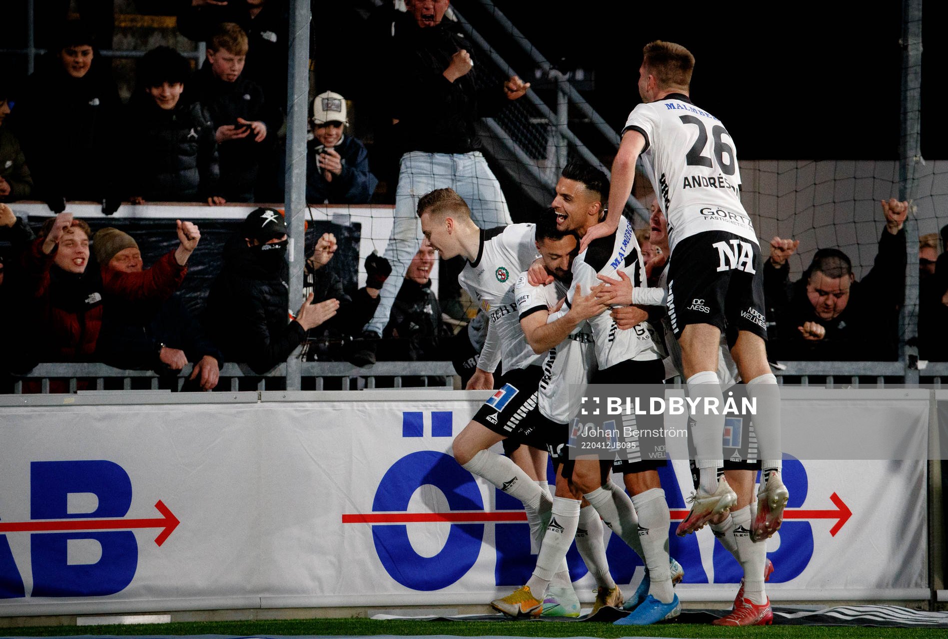 Örebros Jiloan Hamad gör 2-1 och jublar