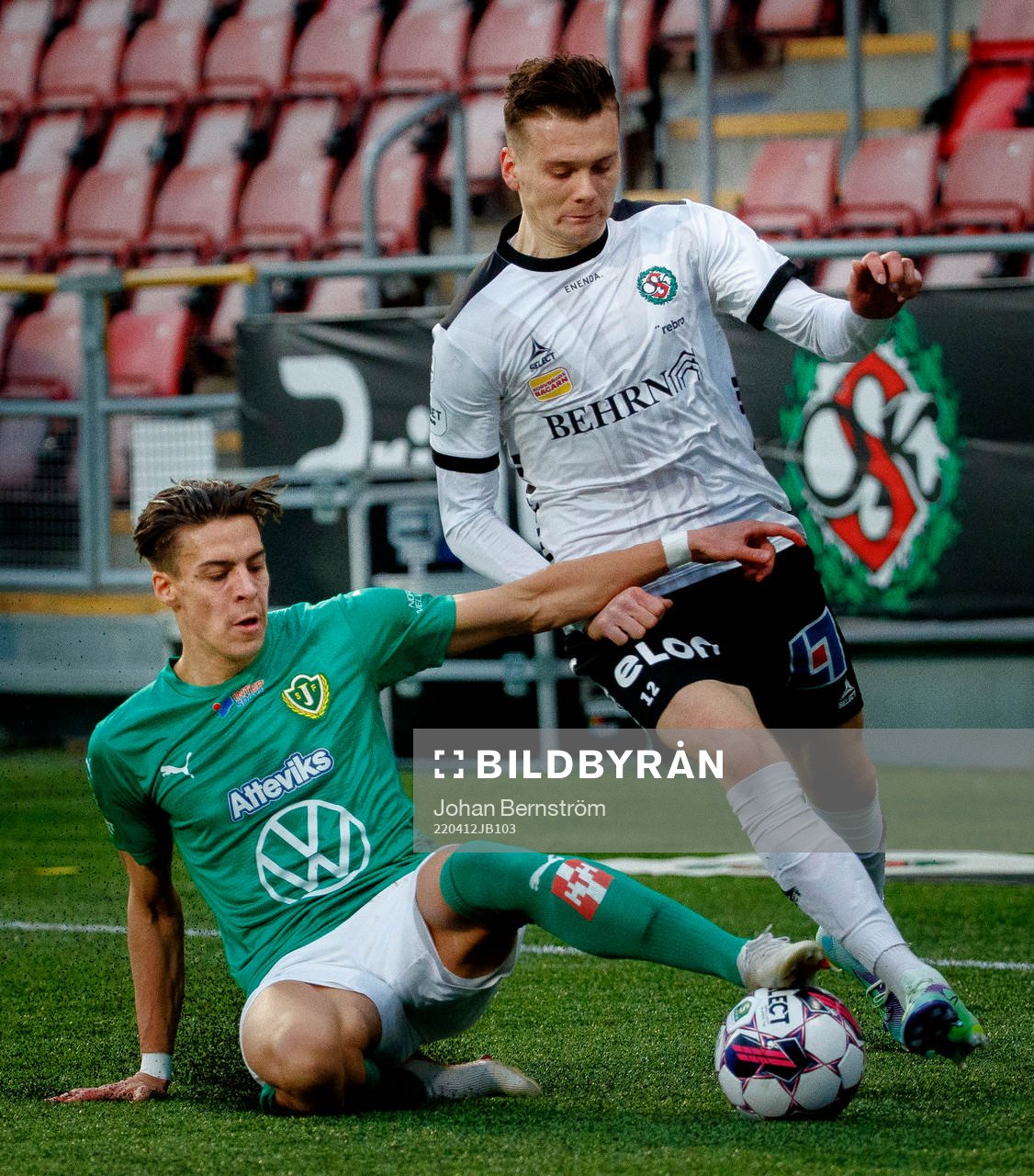 Jönköpings Adam Ben Lamin och Örebros Jake Larsson