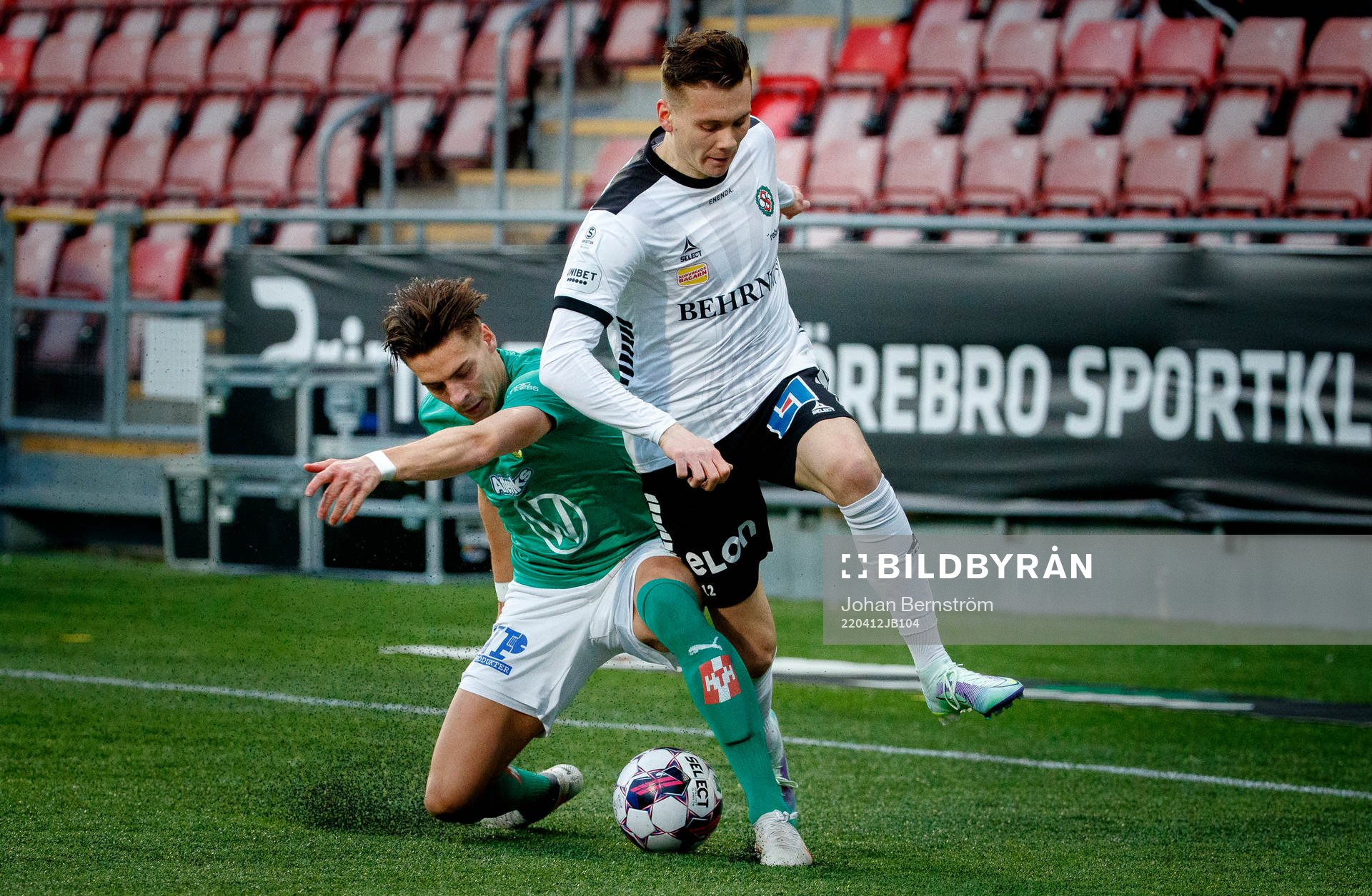 Jönköpings Adam Ben Lamin och Örebros Jake Larsson
