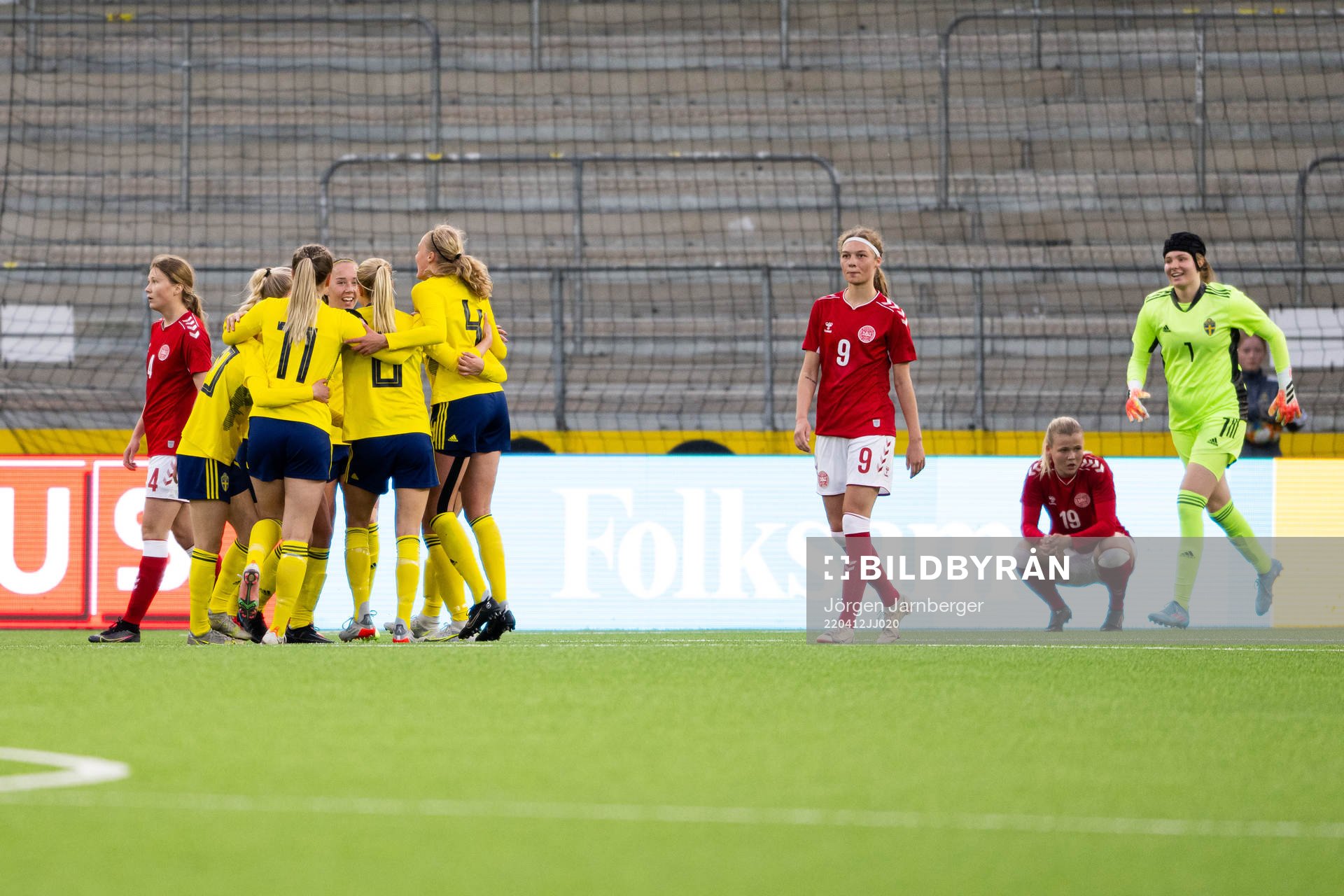 Sveriges spelare jublar