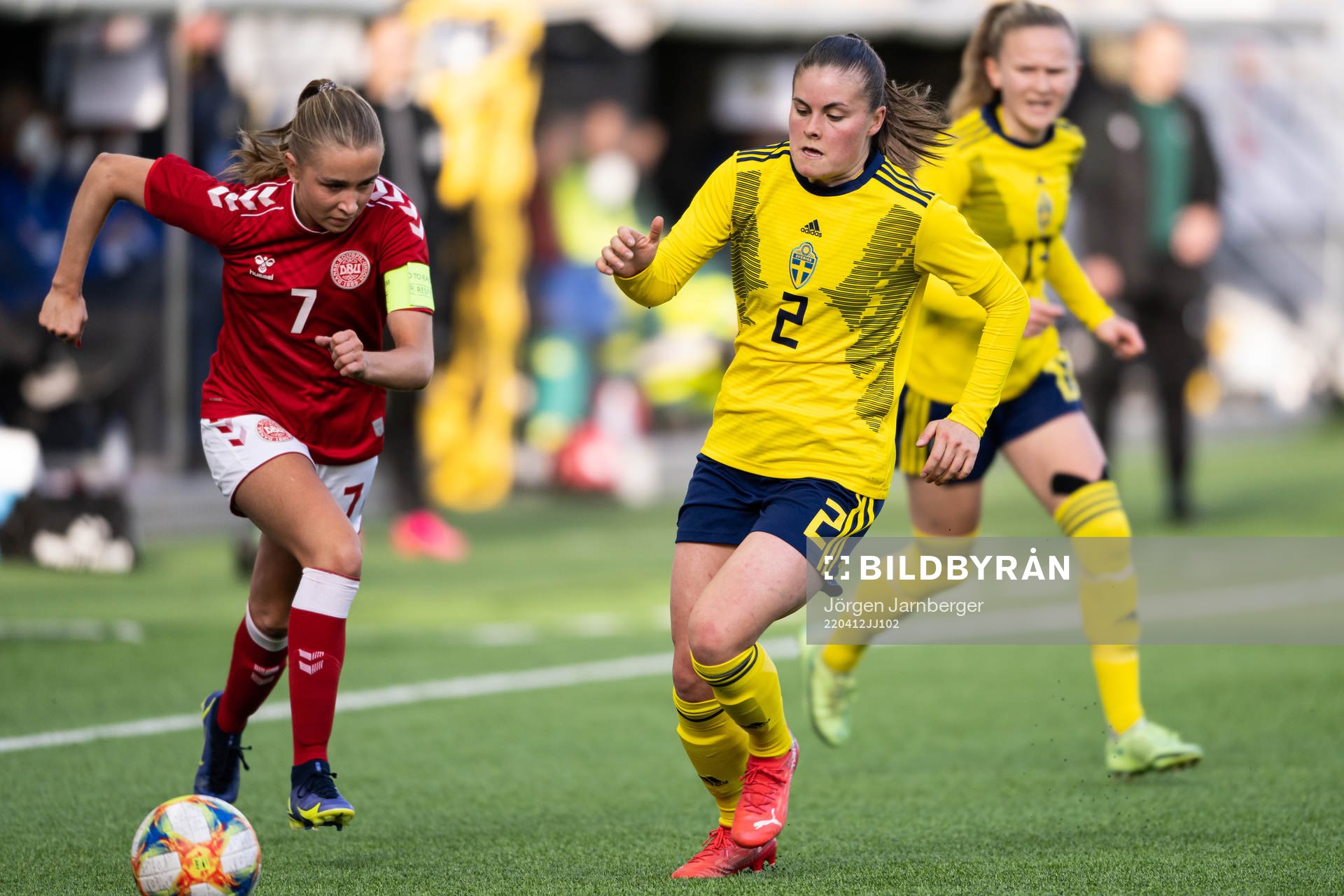 Danmarks Sarah Thygesen och Sveriges Hanna Wijk