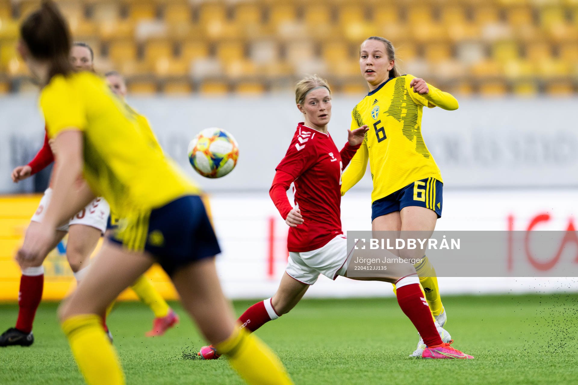 Danmarks Vibeke Andersen och Sveriges Sara Eriksson
