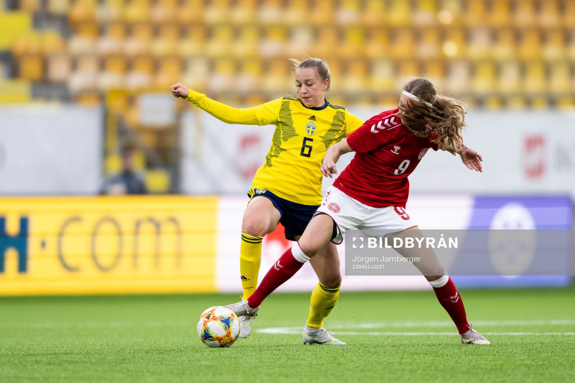 Sveriges Sara Eriksson och Danmarks Malou Marcetto