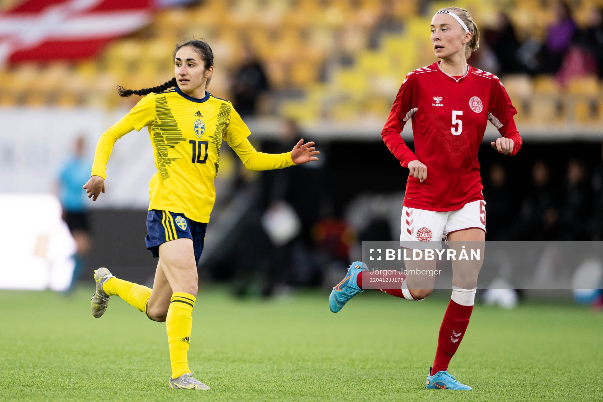 Sveriges Nesrin Akgün och Danmarks Julie Poulsen
