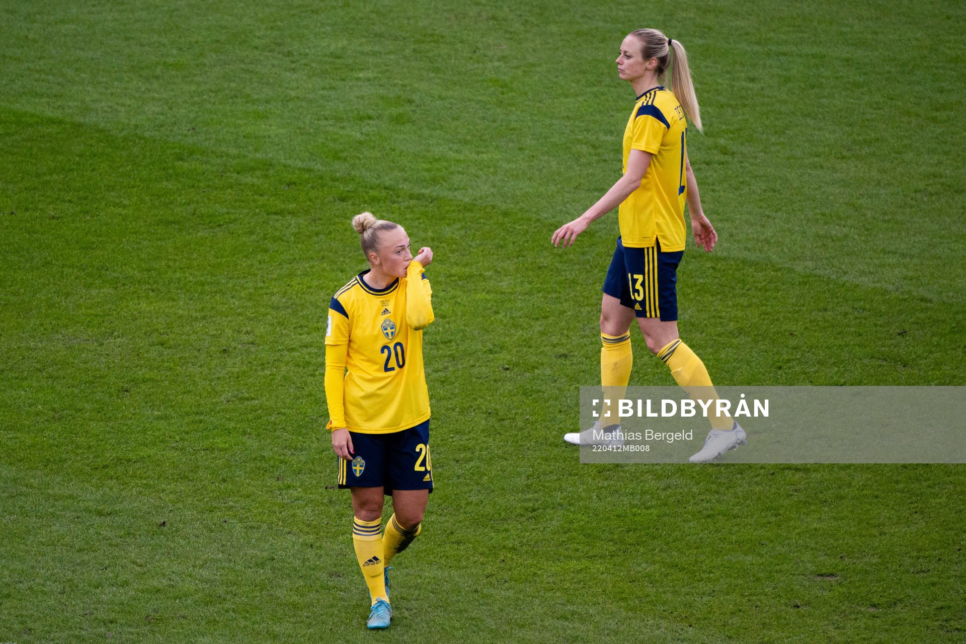 Hanna Bennison and Amanda Ilestedt of Sweden look dejected