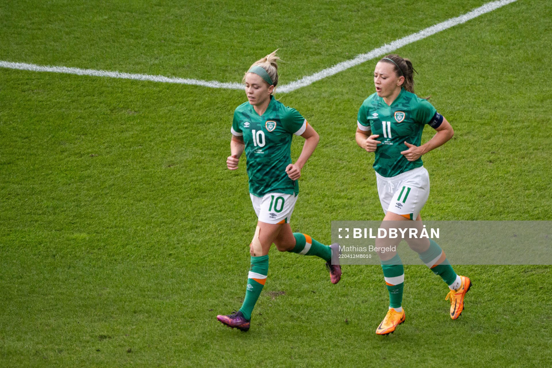 Denise O'Sullivan and Katie McCabe of Ireland celebrate the 0-1 goal during the FIFA Women's World Cup Qualifier football match between Sweden and Ireland on April 12, 2022 in Göteborg.