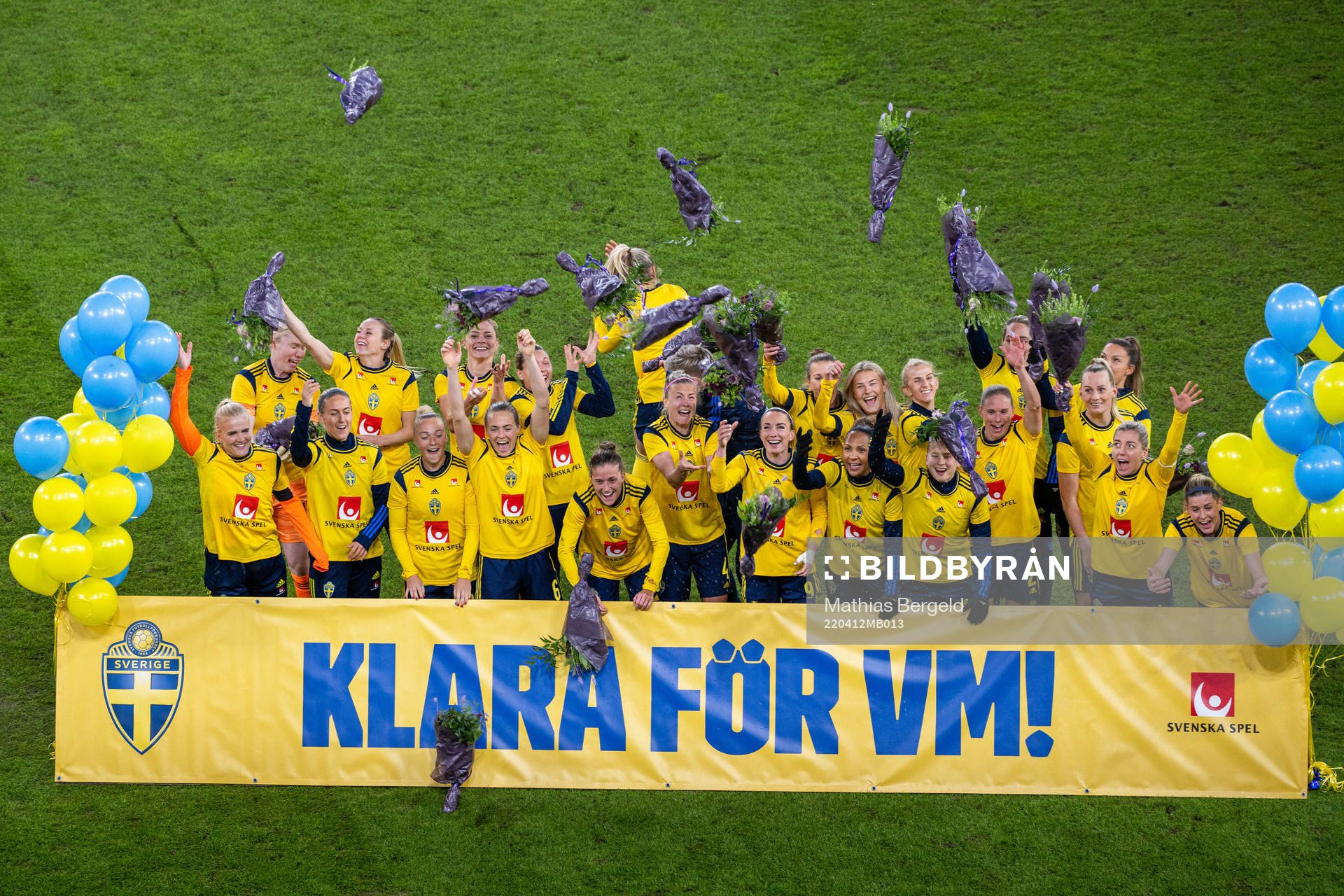 Players of Sweden celebrate