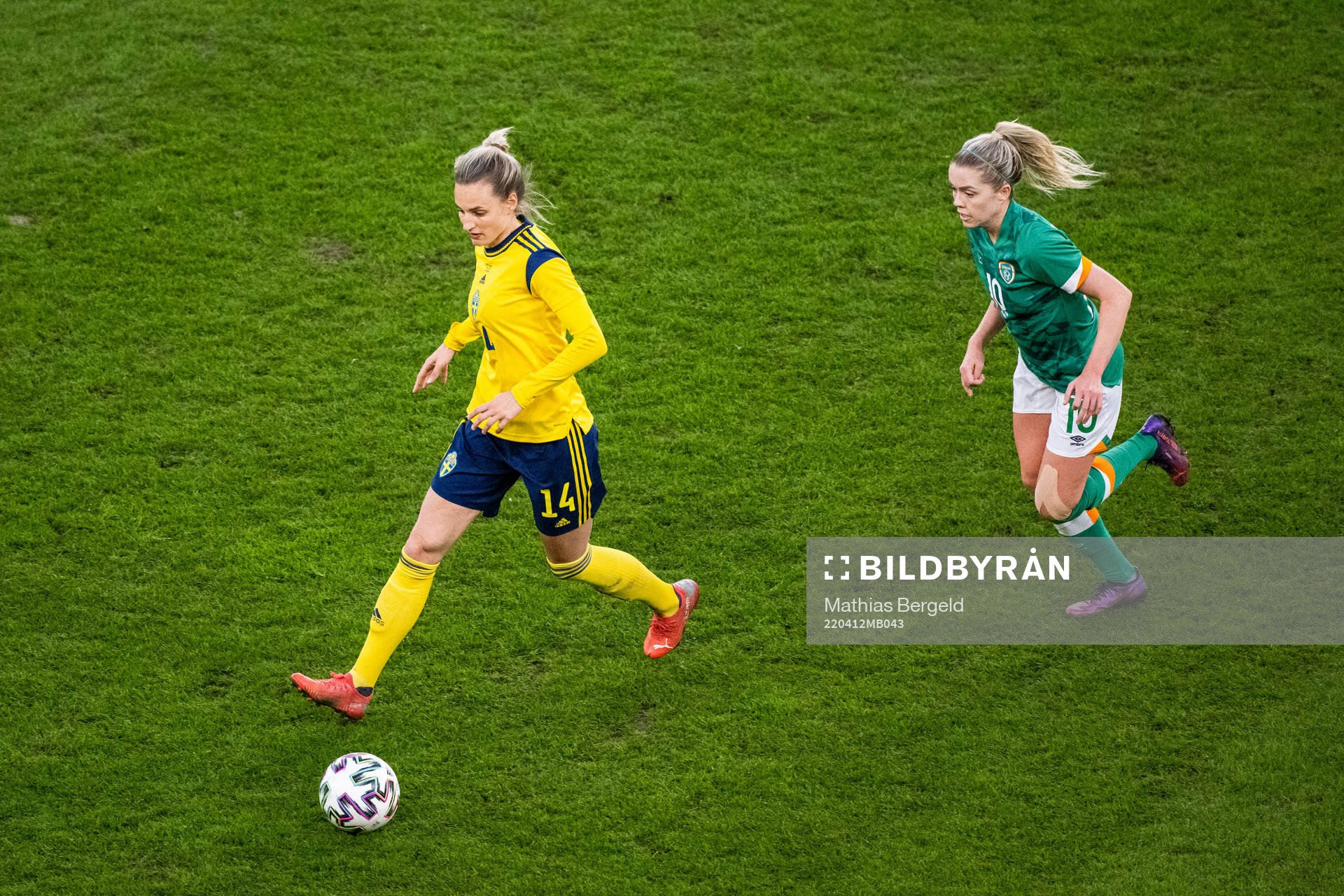 Nathalie Björn of Sweden and Denise O'Sullivan of Ireland during the FIFA Women's World Cup Qualifier football match between Sweden and Ireland on April 12, 2022 in Göteborg.