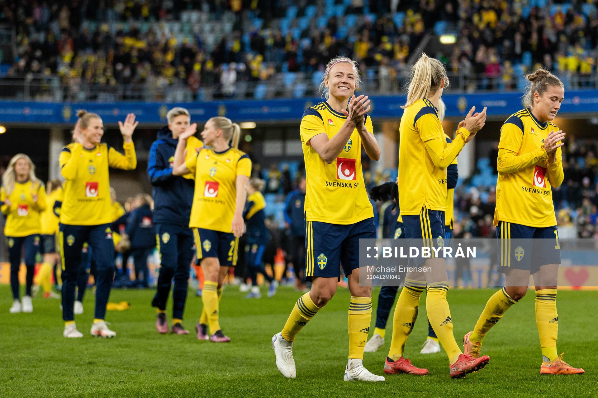 Hanna Glas of Sweden celebrates