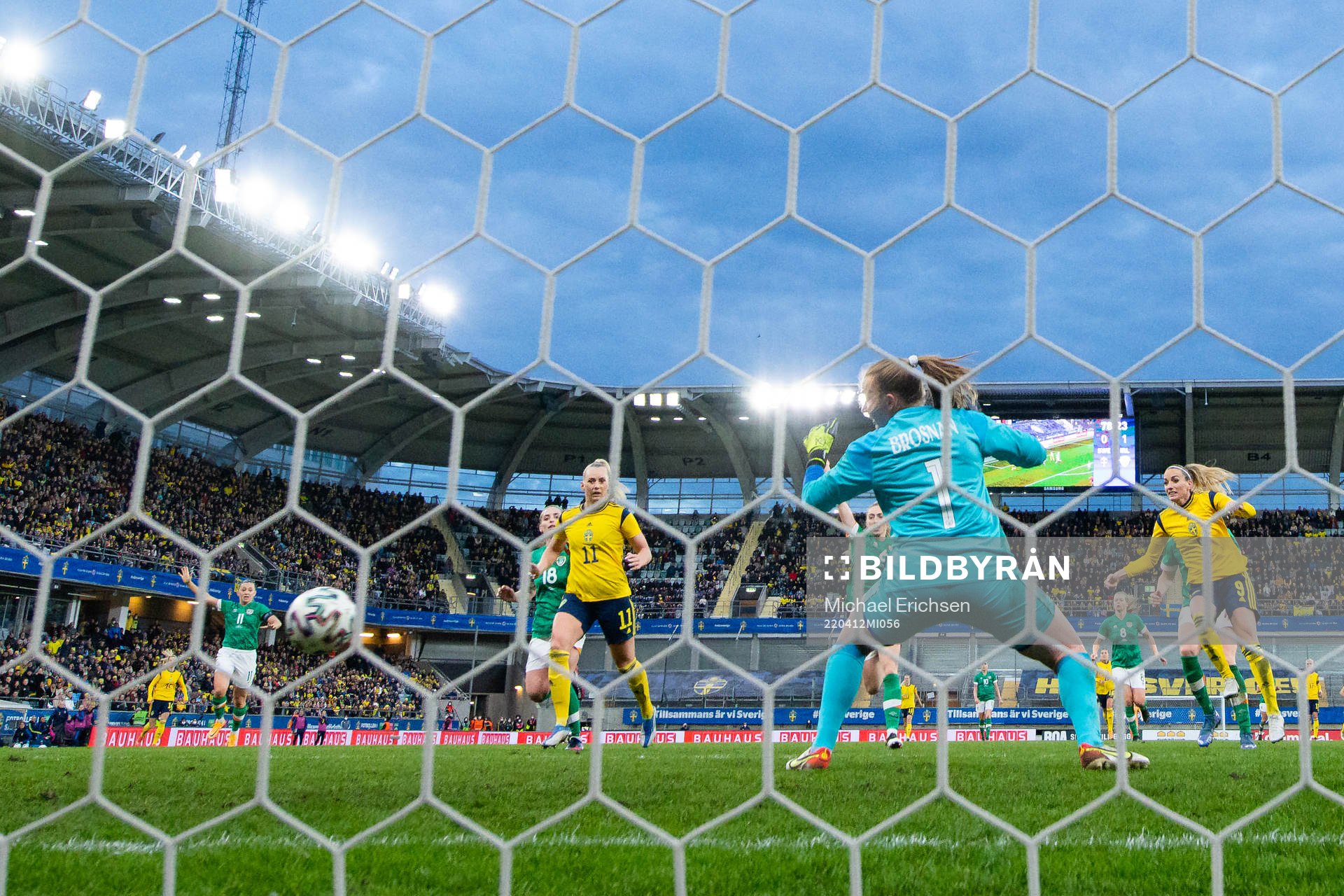 Kosovare Asllani of Sweden celebrates scoring 1-1