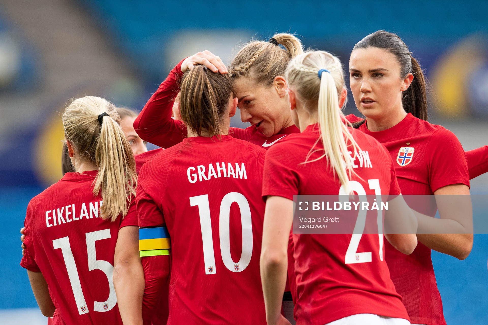 Caroline Graham Hansen celebrate with Ada Hegerberg after the 2-0 goal during the FIFA Women's World Cup Qualifier football match between Norway and Poland on April 12, 2022 in Oslo.